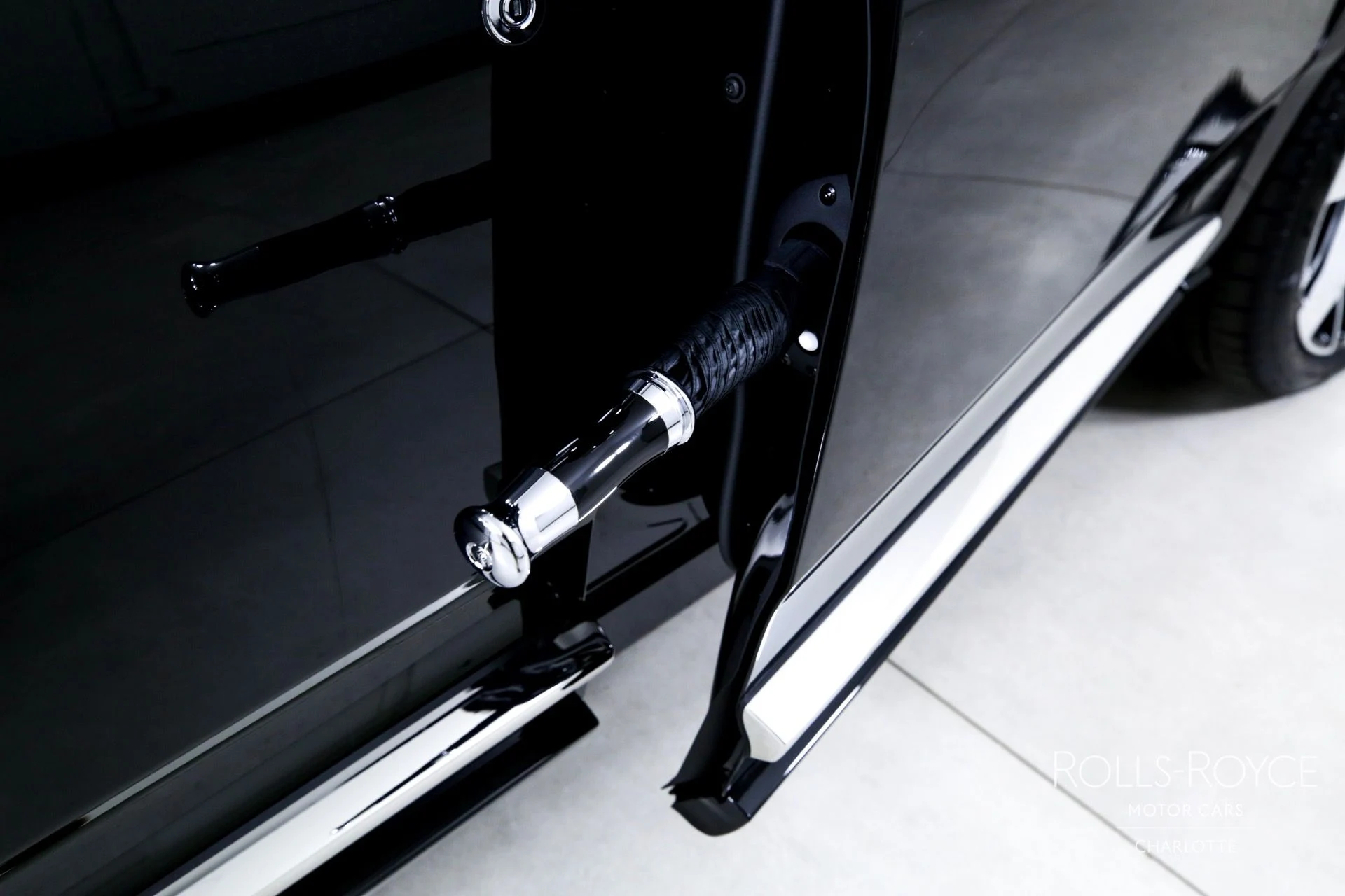mph022_3216937789_Used_2025_Rolls_Royce_Cullinan_1746196138_b9de826bb4