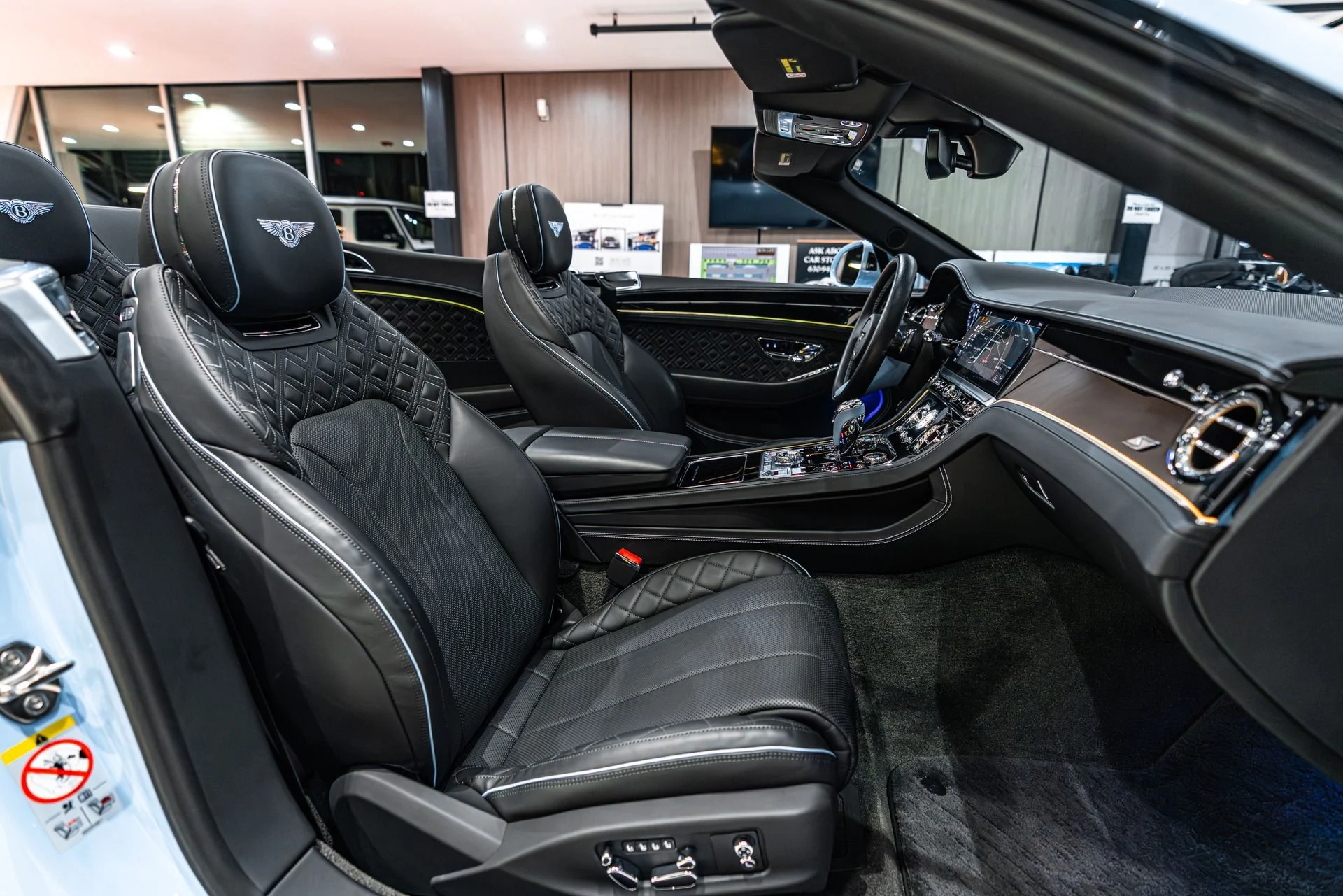 mph022_3217773257_13117_p23_l_155286bc4c