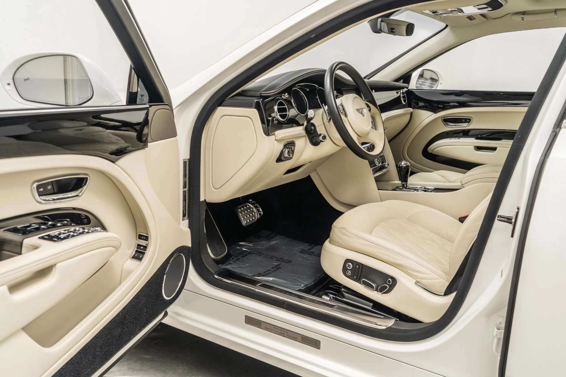 mph022_321907932_Used_2020_Bentley_Mulsanne_1761600873_1d5fe3f136