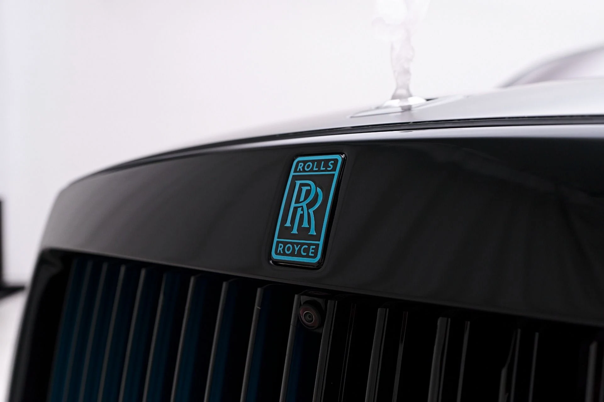 mph022_3222365429_Used_2024_Rolls_Royce_Ghost_Base_1755131984_6d189c7dd7