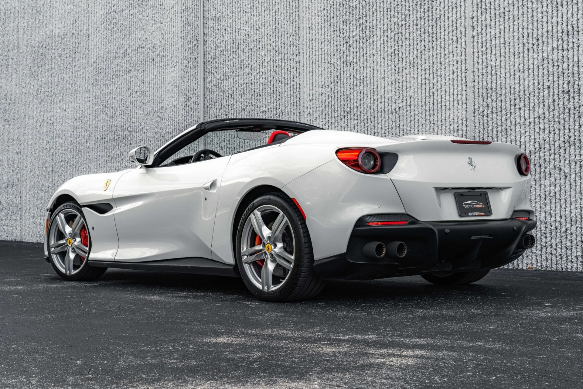mph022_3227284932_Used_2023_Ferrari_Portofino_M_w_Carbon_Driver_Zone_Ventilated_Electric_Seats_Hi_Fi_System_Magneride_1711059180_4571481dfa