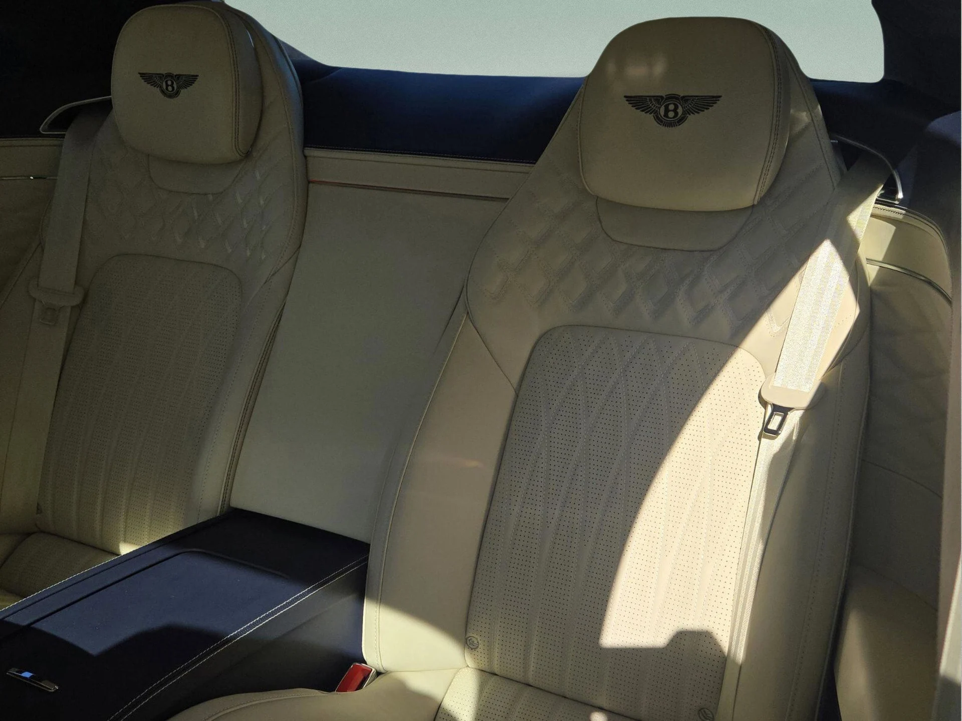 mph022_3227349158_af164b67ed4dbf27b7c644f9b5deee0ax_f95380280f