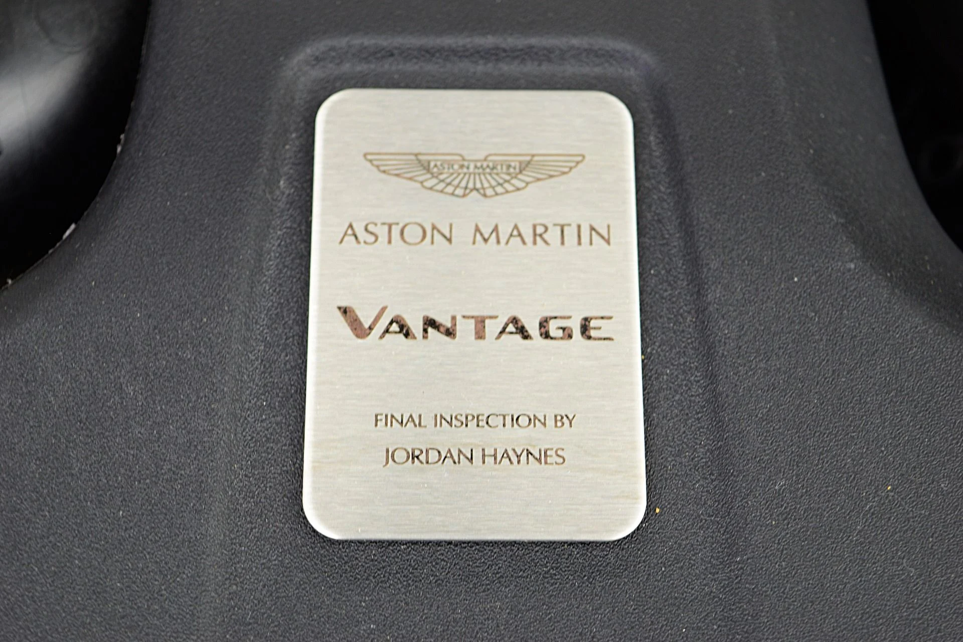 mph022_3230406500_Used_2021_Aston_Martin_Vantage_1747149569_0c286e1fcb
