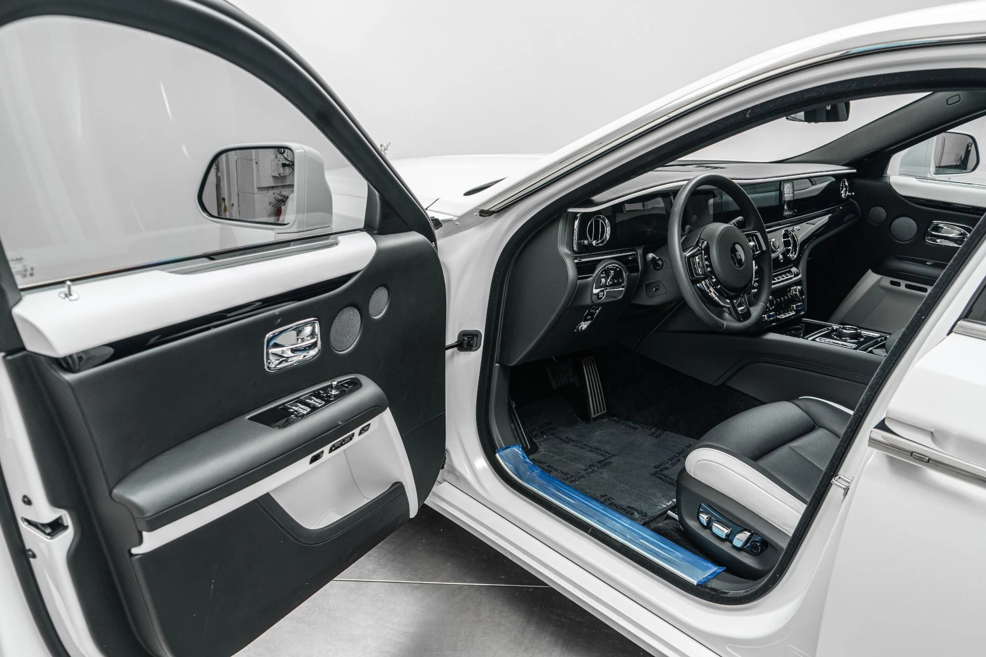 mph022_323471711_Used_2026_Rolls_Royce_Ghost_Two_Tone_Interior_Low_Miles_1781640354_e8fc6dd944