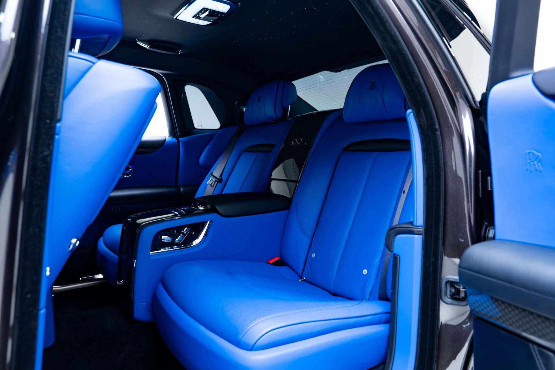 mph022_3240262192_Used_2023_Rolls_Royce_Black_Badge_Ghost_1776470002_9ccacbd1d5