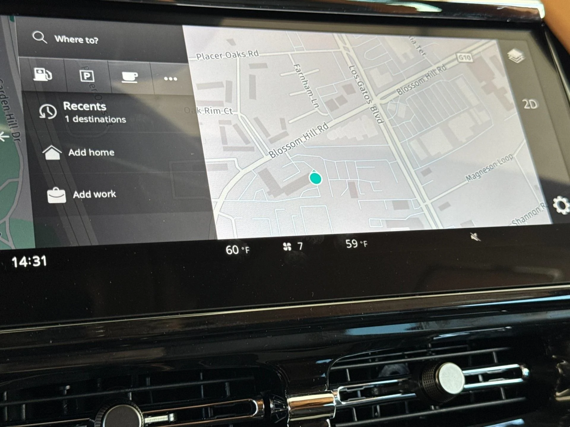 mph022_324926284_New_2025_Aston_Martin_DBX_707_1754468421_a48a02611c