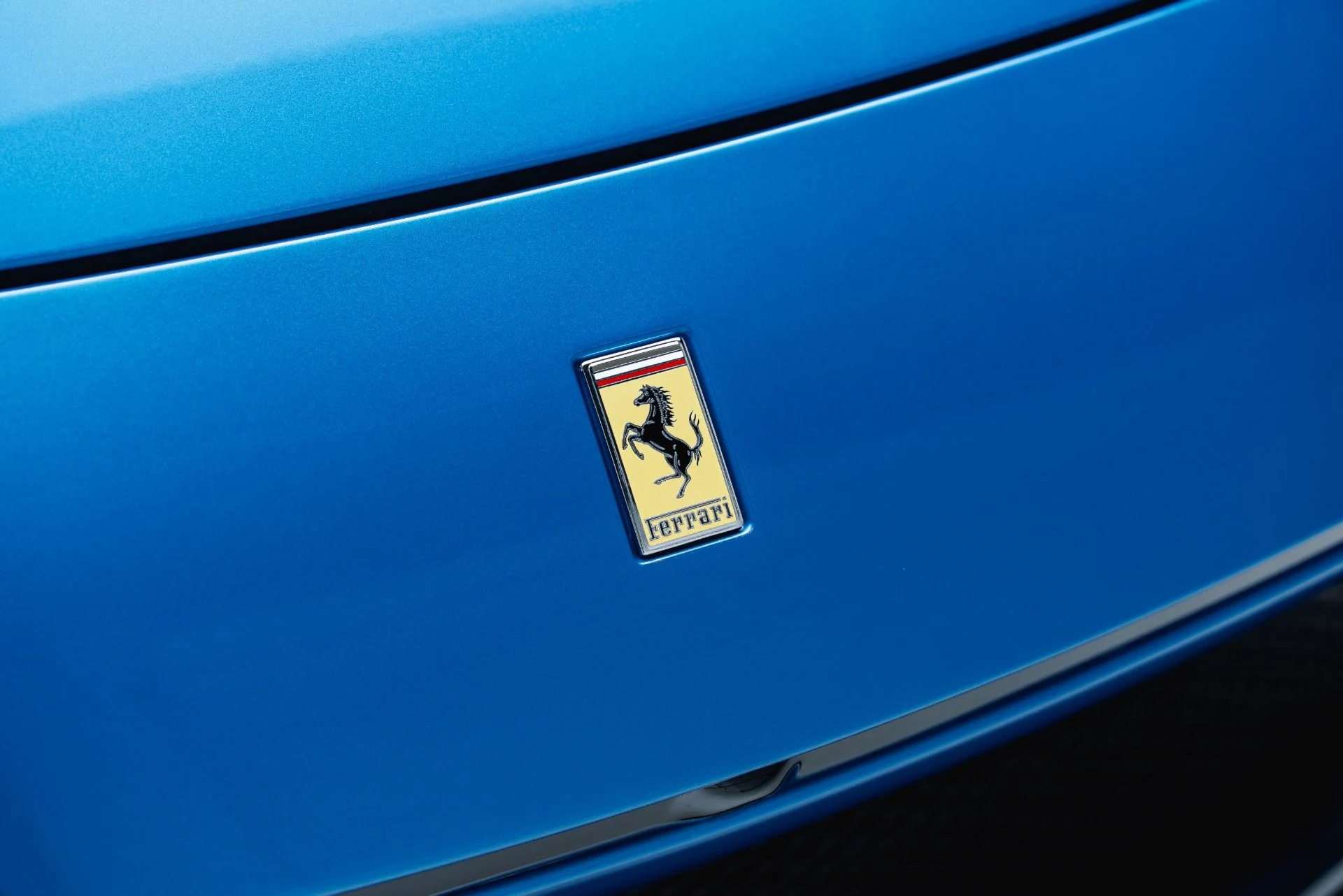mph022_3251037035_Used_2023_Ferrari_Purosangue_1792516563_e3b48d3425