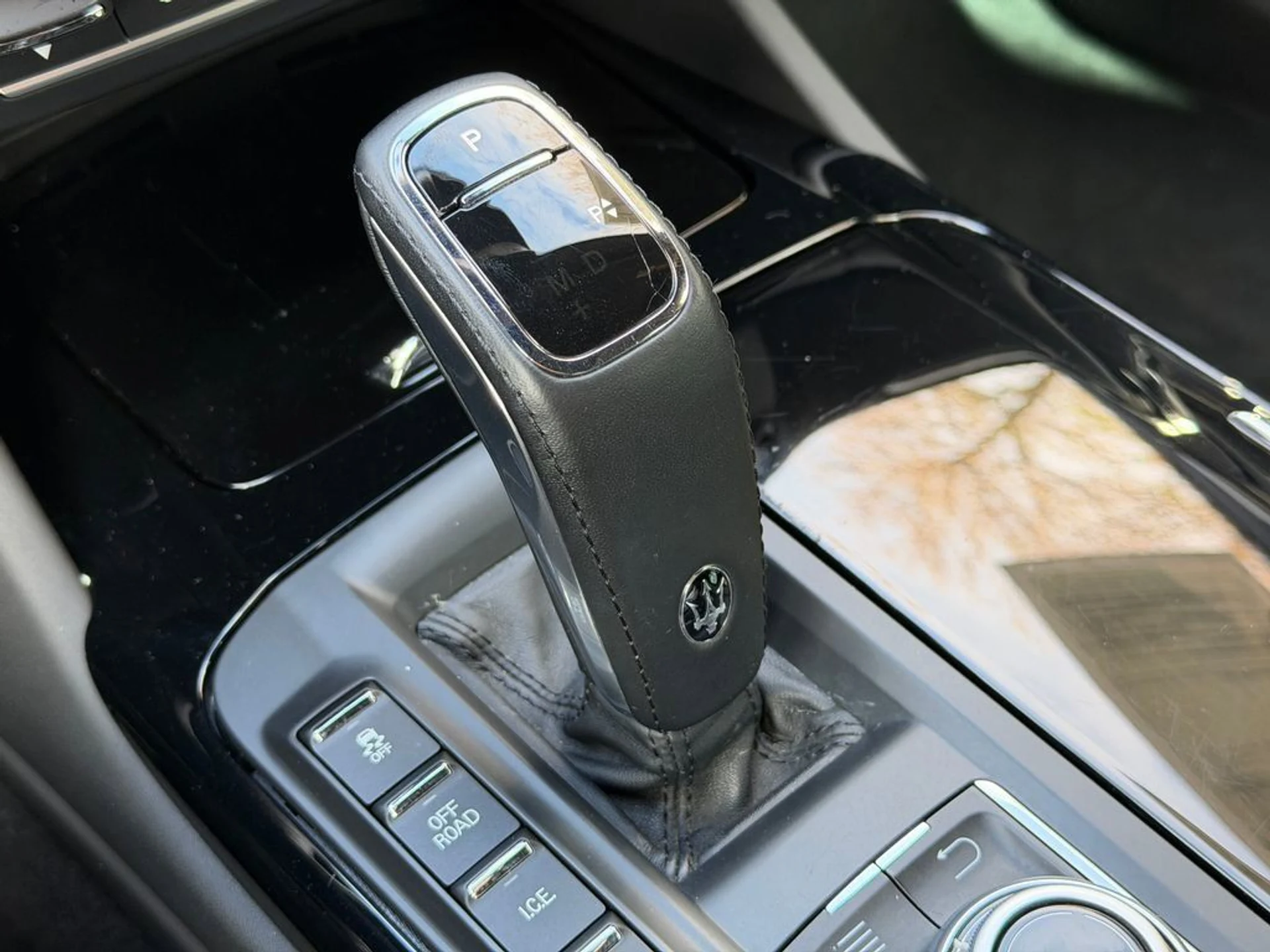 mph022_3262984731_38cd94aa1b6b4260bfa3200e92ca2ad9_e8e061a824