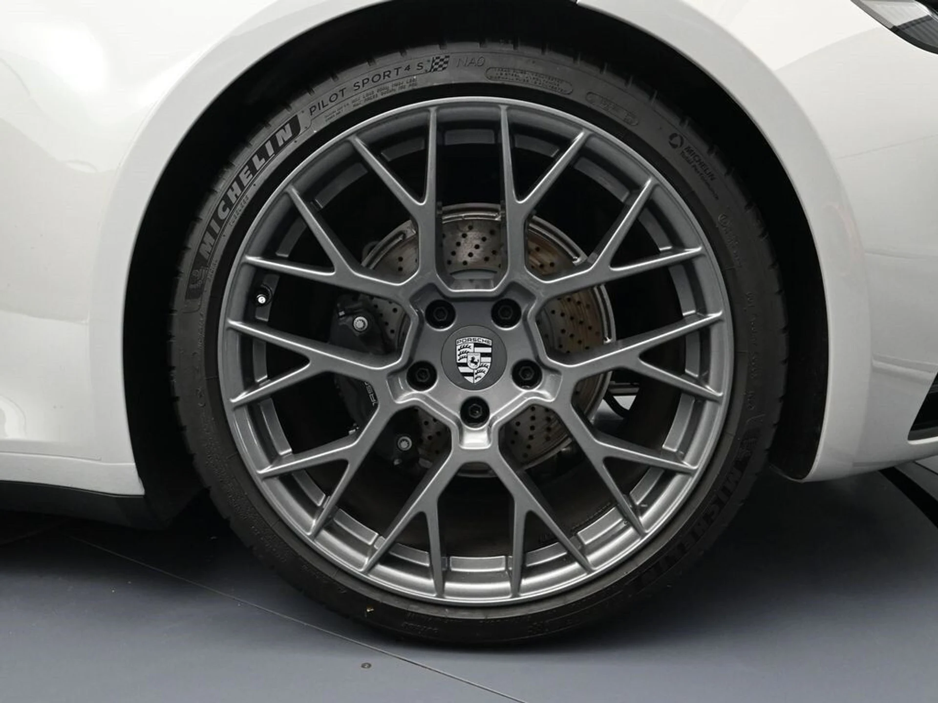 mph022_3265365070_2ec27d8a92fb00f89367d49e6dc1f1b8x_5ecf7f7215