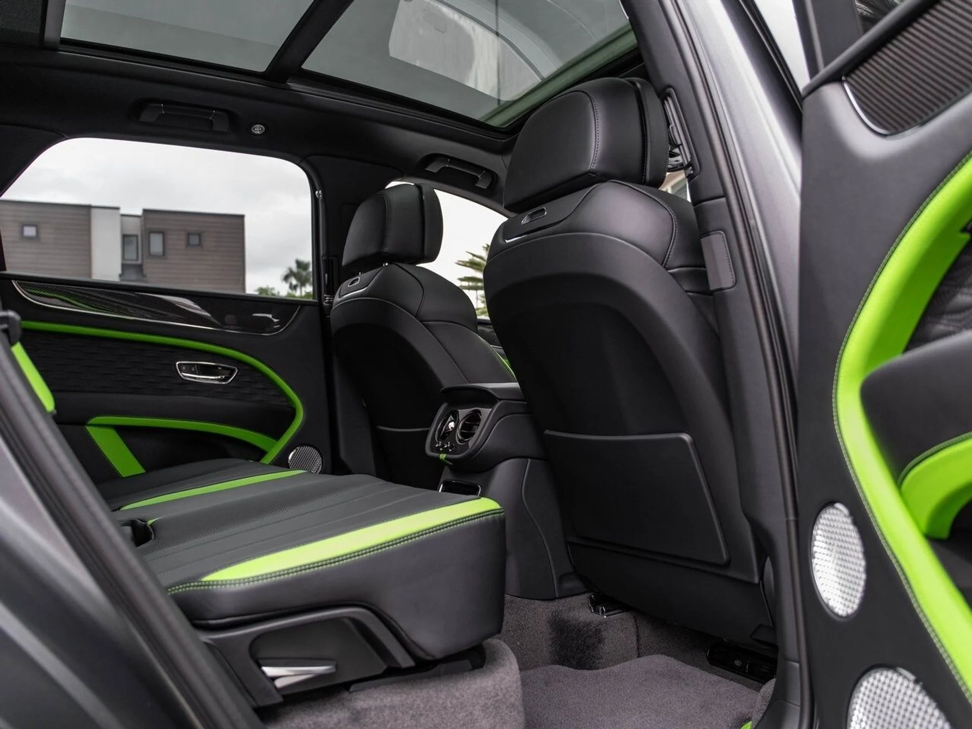 mph022_3270626775_e4f4f5720c801fca51e3fa8a5f740714x_b7c678db84