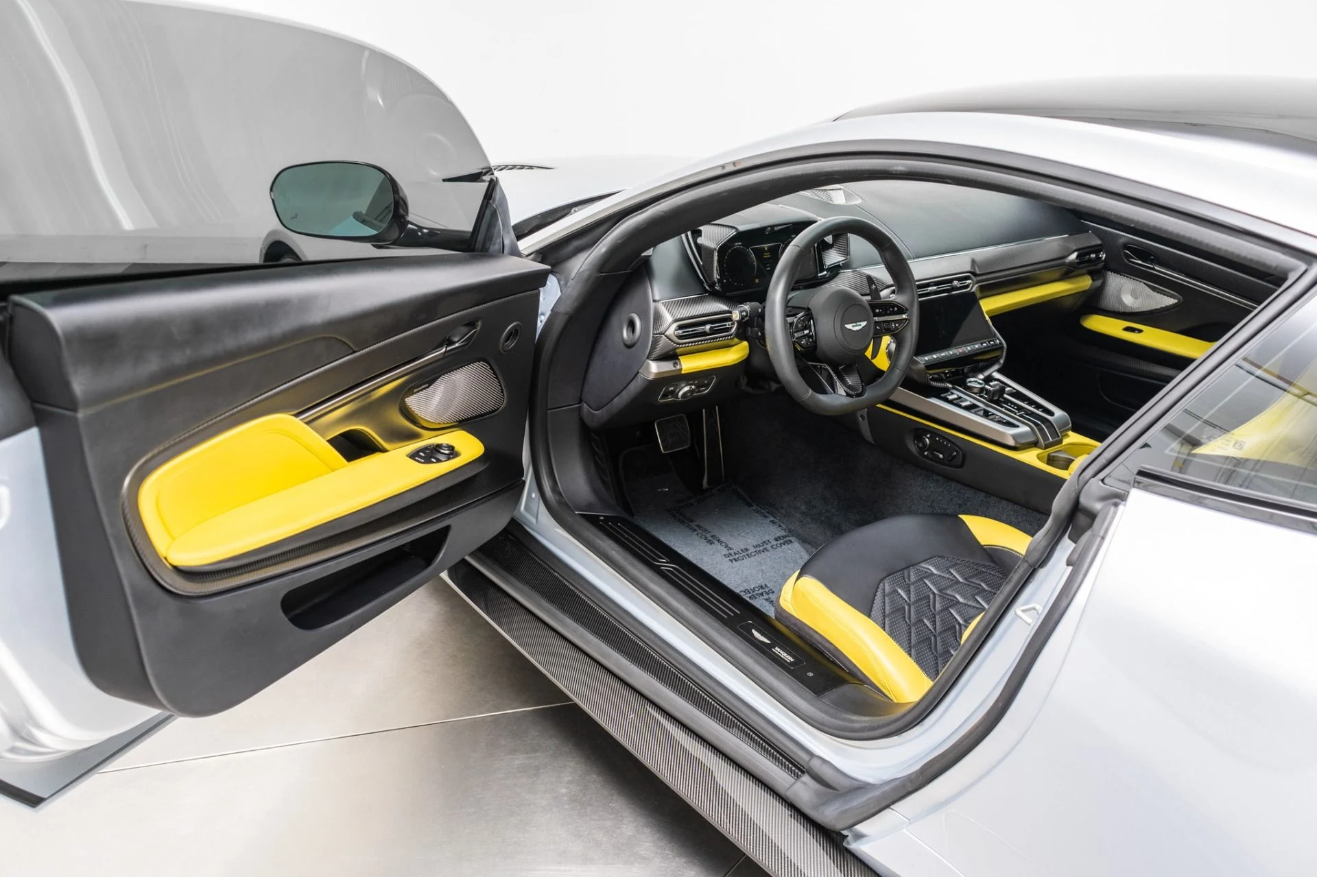 mph022_3271187719_Used_2025_Aston_Martin_Vanquish_Huge_542_K_MSRP_Low_Miles_Extensive_Carbon_Fiber_1786477789_03b6b03917