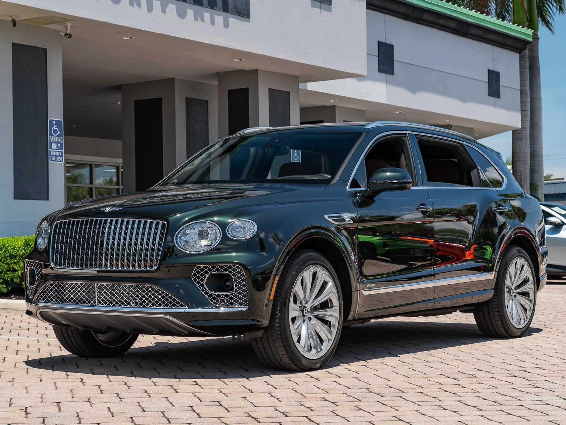 mph022_3274413920_Used_2023_Bentley_Bentayga_EWB_V8_1778364307_4f6ee69819