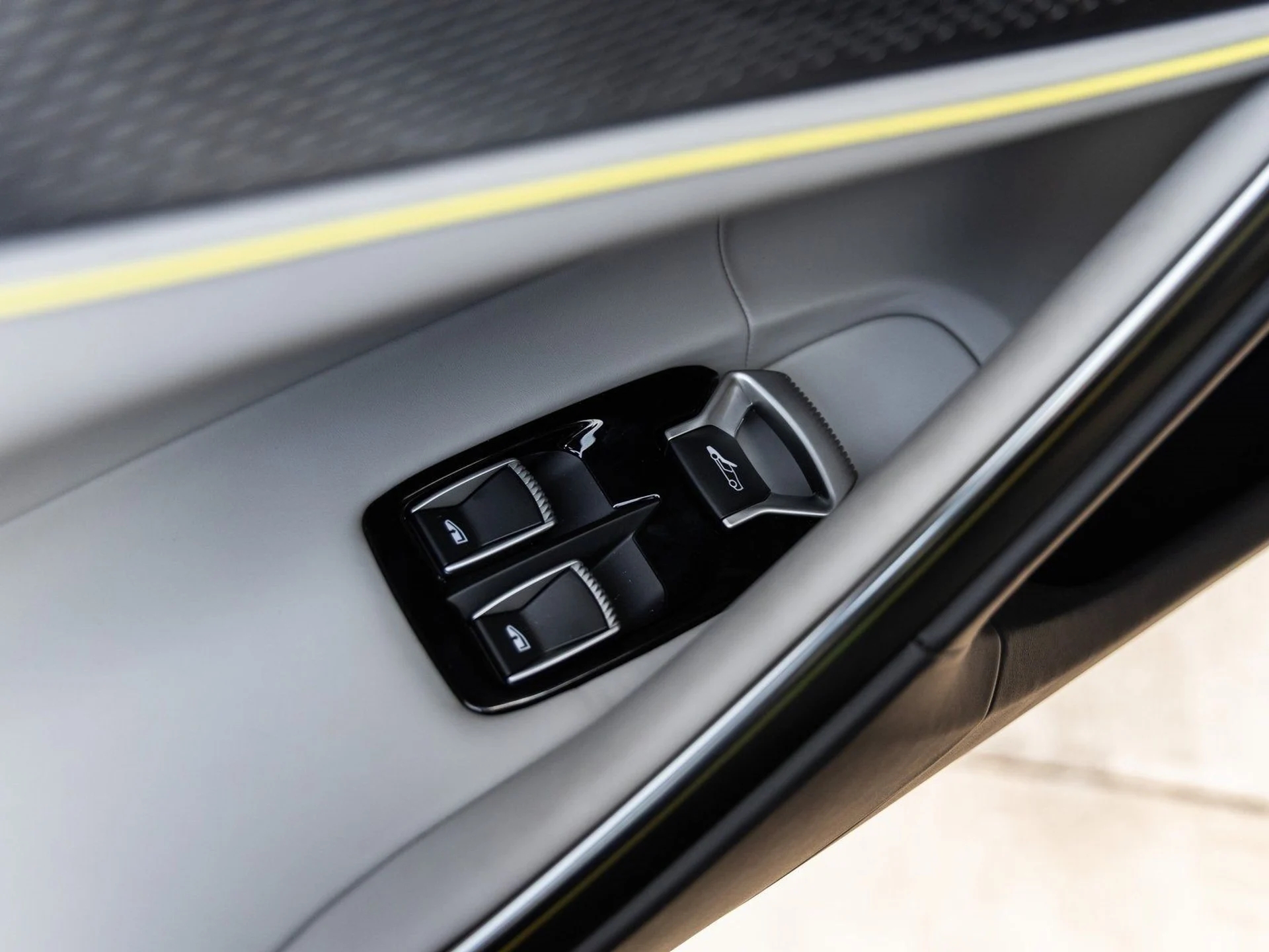 mph022_32873248_23_684fa448f8