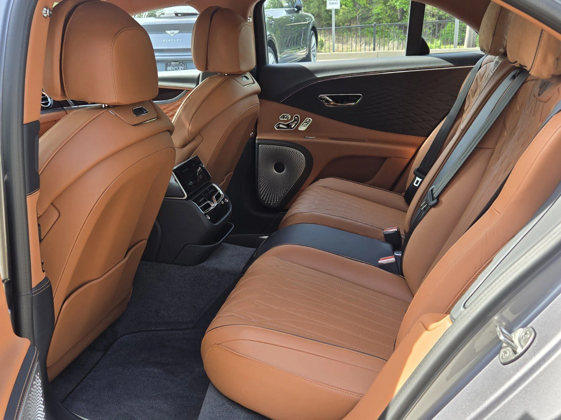 mph022_3291112242_e97926cc7800380f83aada8f0f15b81ex_833e71e06b