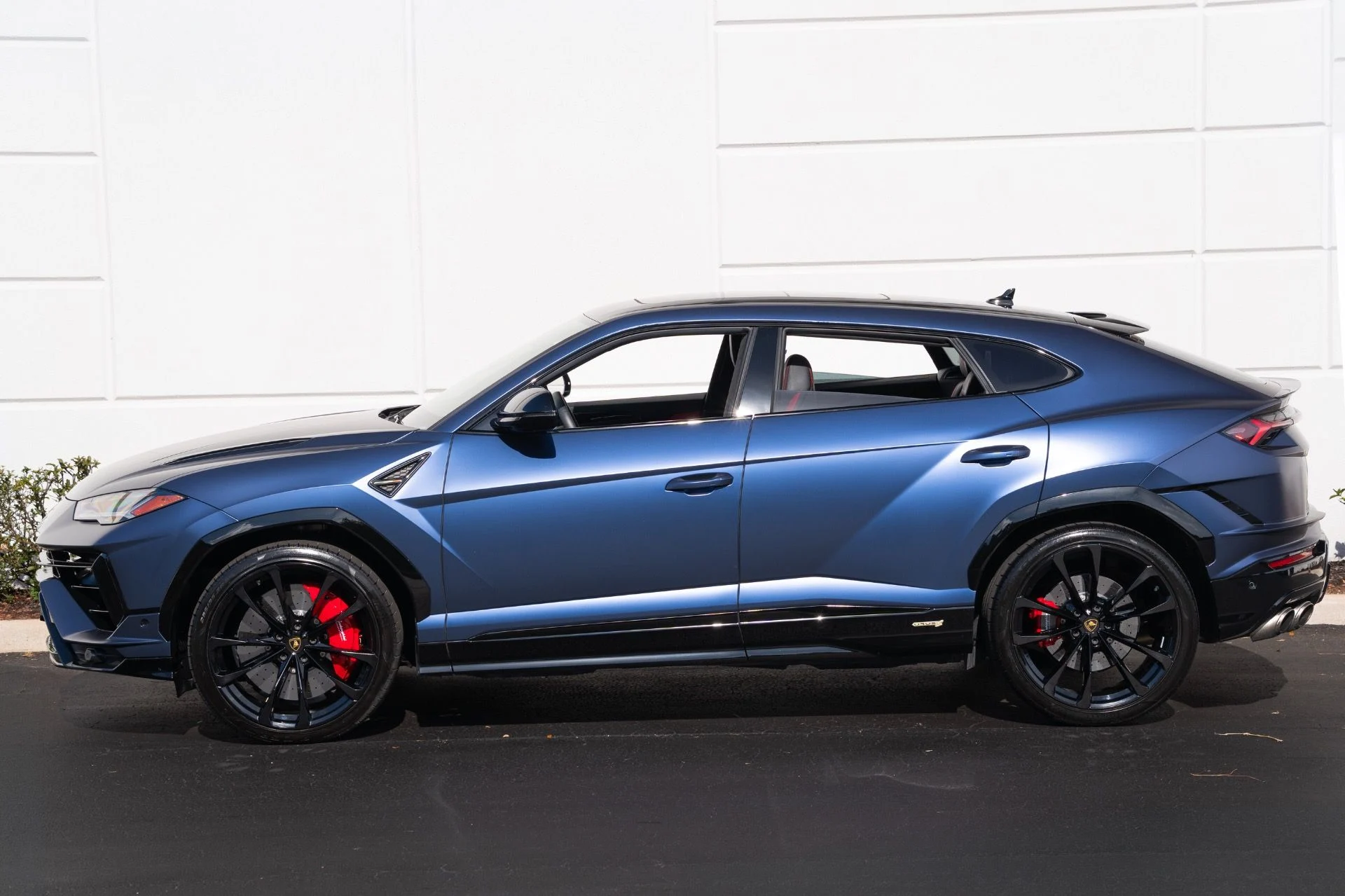 mph022_3291651465_Used_2024_Lamborghini_Urus_S_1781216022_4323ca2460