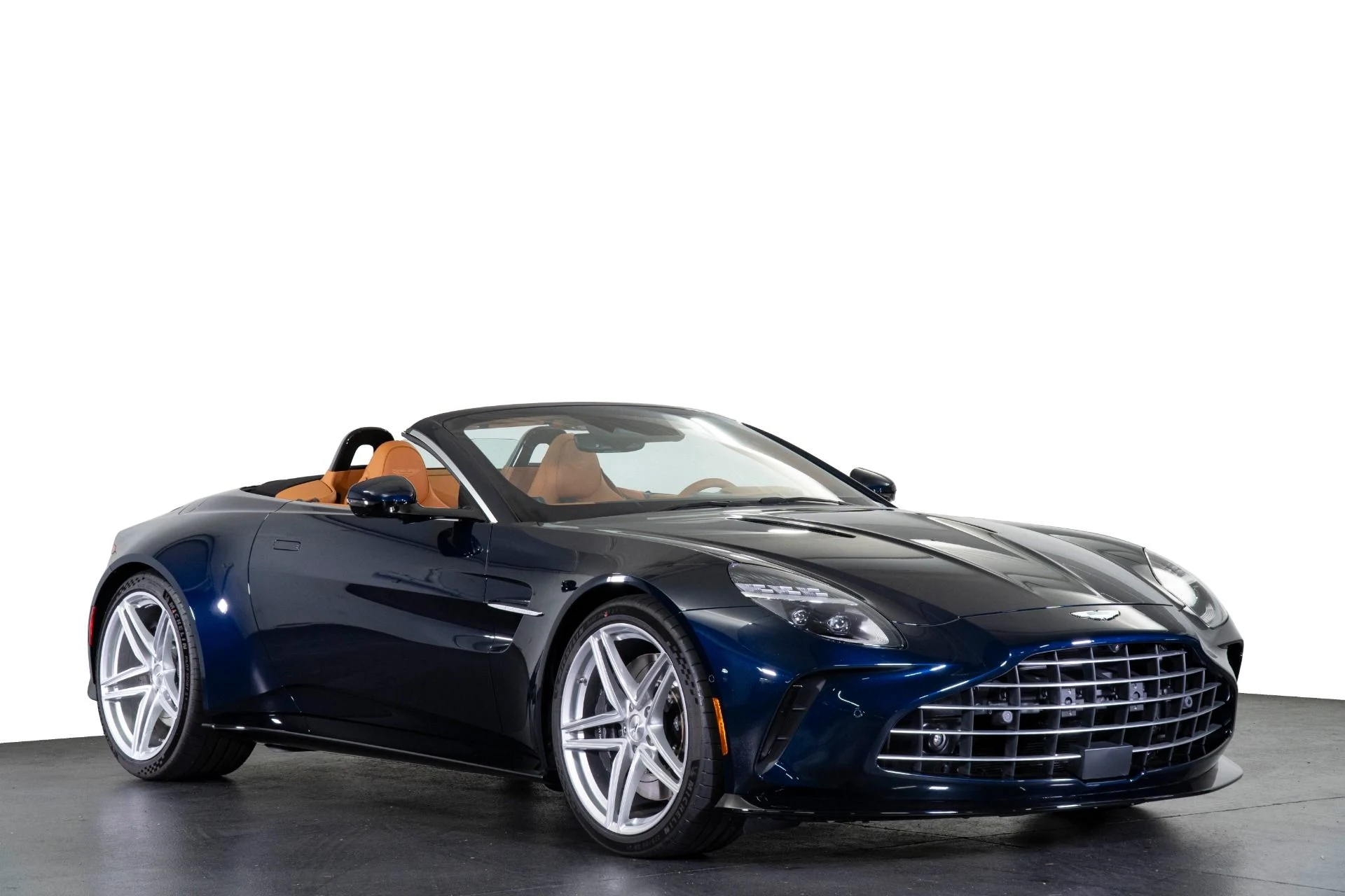 mph022_3299167904_New_2026_Aston_Martin_Vantage_1777652396_65391741ba