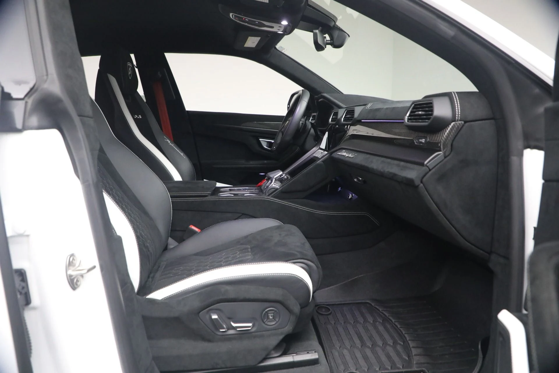 mph022_3300301474_Used_2024_Lamborghini_Urus_Performante_1775061171_d30a404eb1