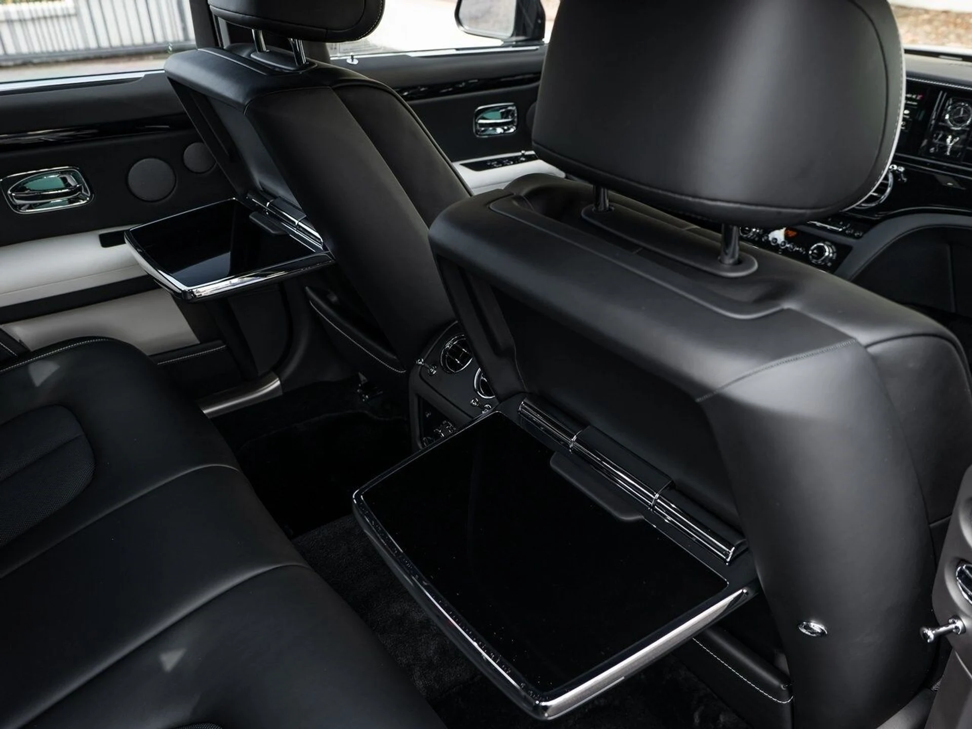 mph022_3300810989_cb68cc998b297668fb51071b1f5dec88x_67355c3568