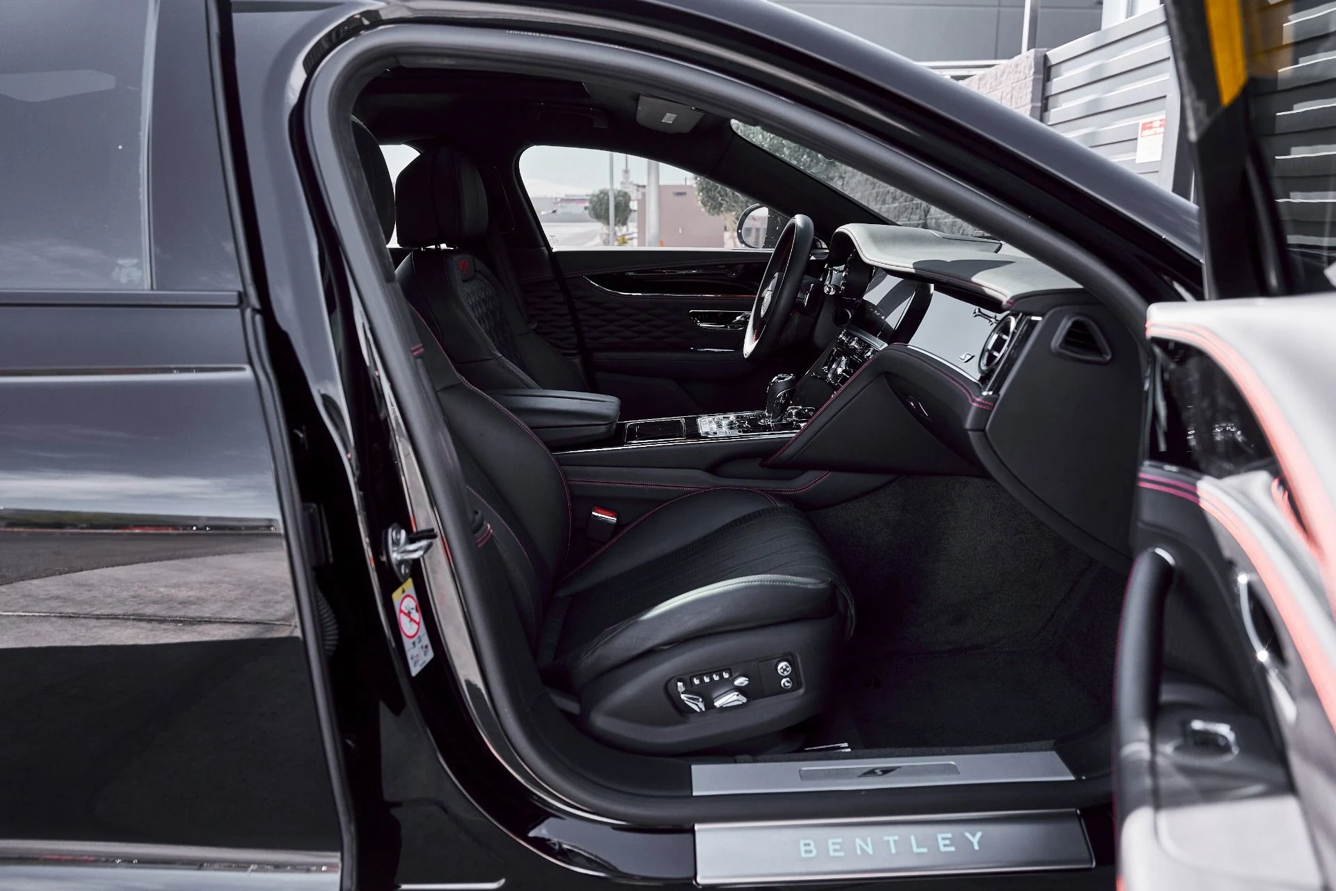 mph022_3301171757_Used_2023_Bentley_Flying_Spur_S_1770950652_489b402ca5