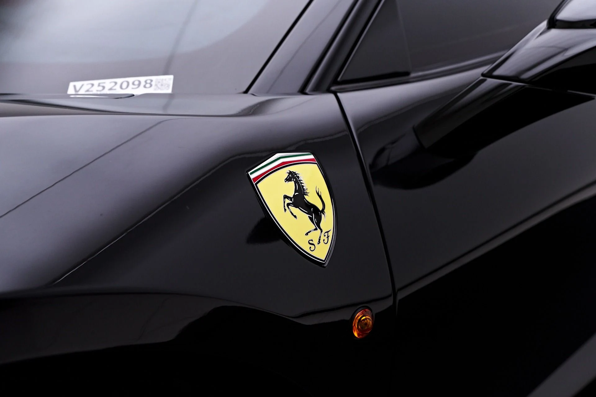 mph022_3301362070_Used_2020_Ferrari_488_Pista_Base_1749062519_72b518efbe