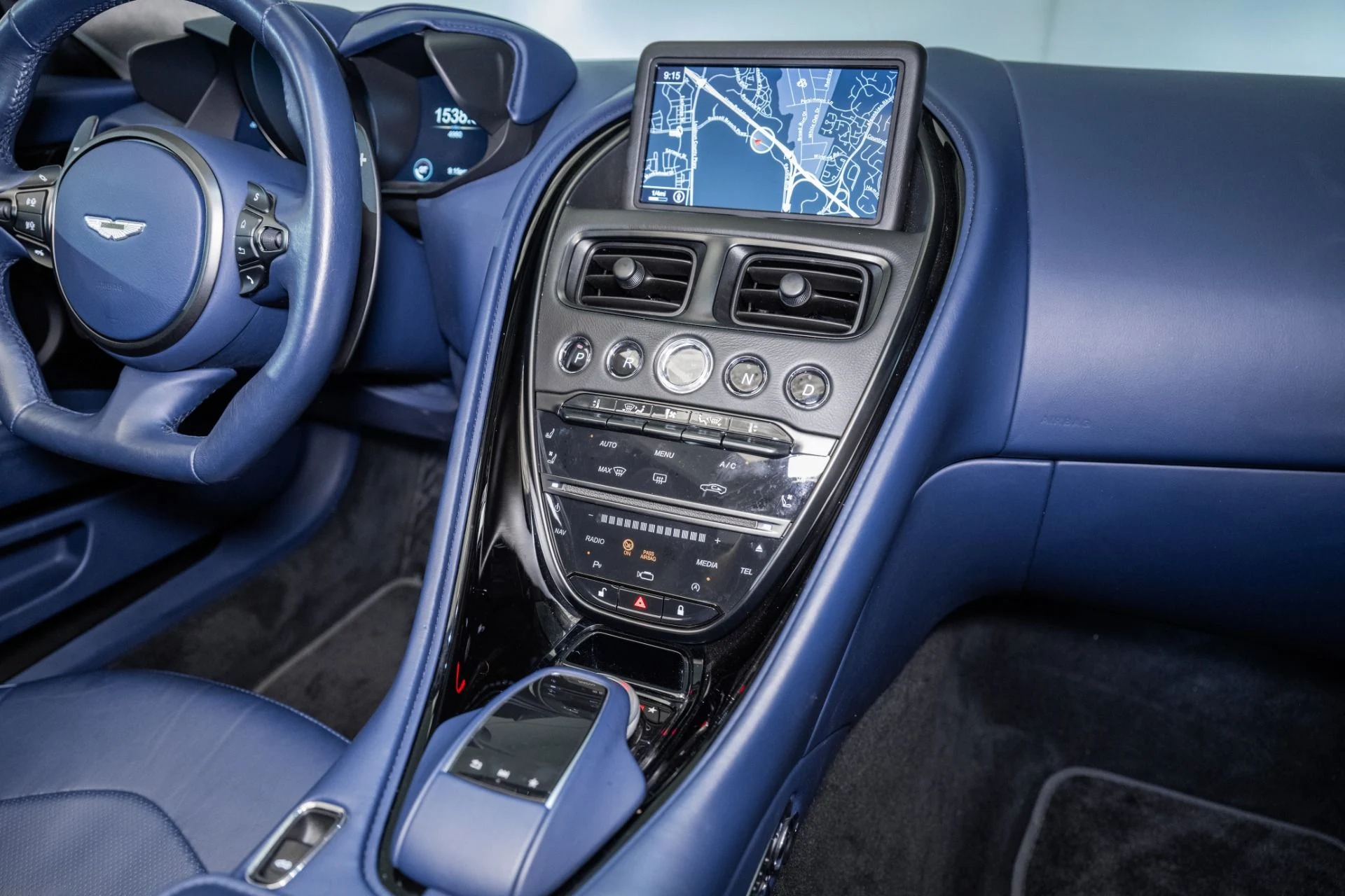 mph022_3304998236_Used_2020_Aston_Martin_DBS_Superleggera_1754334854_2df72f3643