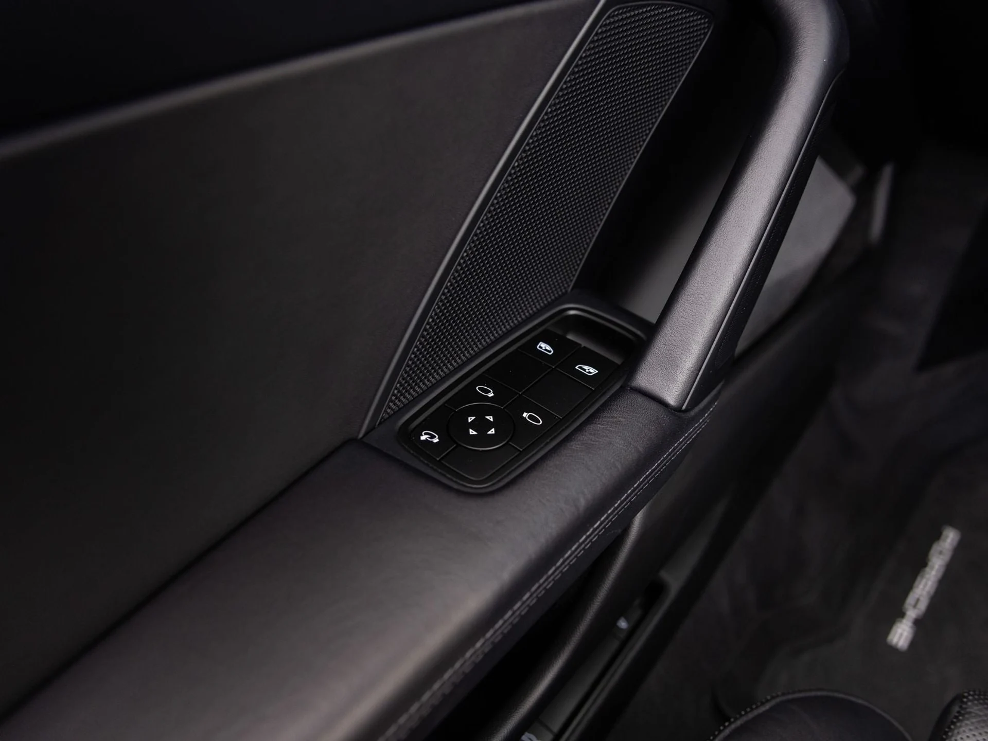 mph022_3305355526_23_3a9d82e030