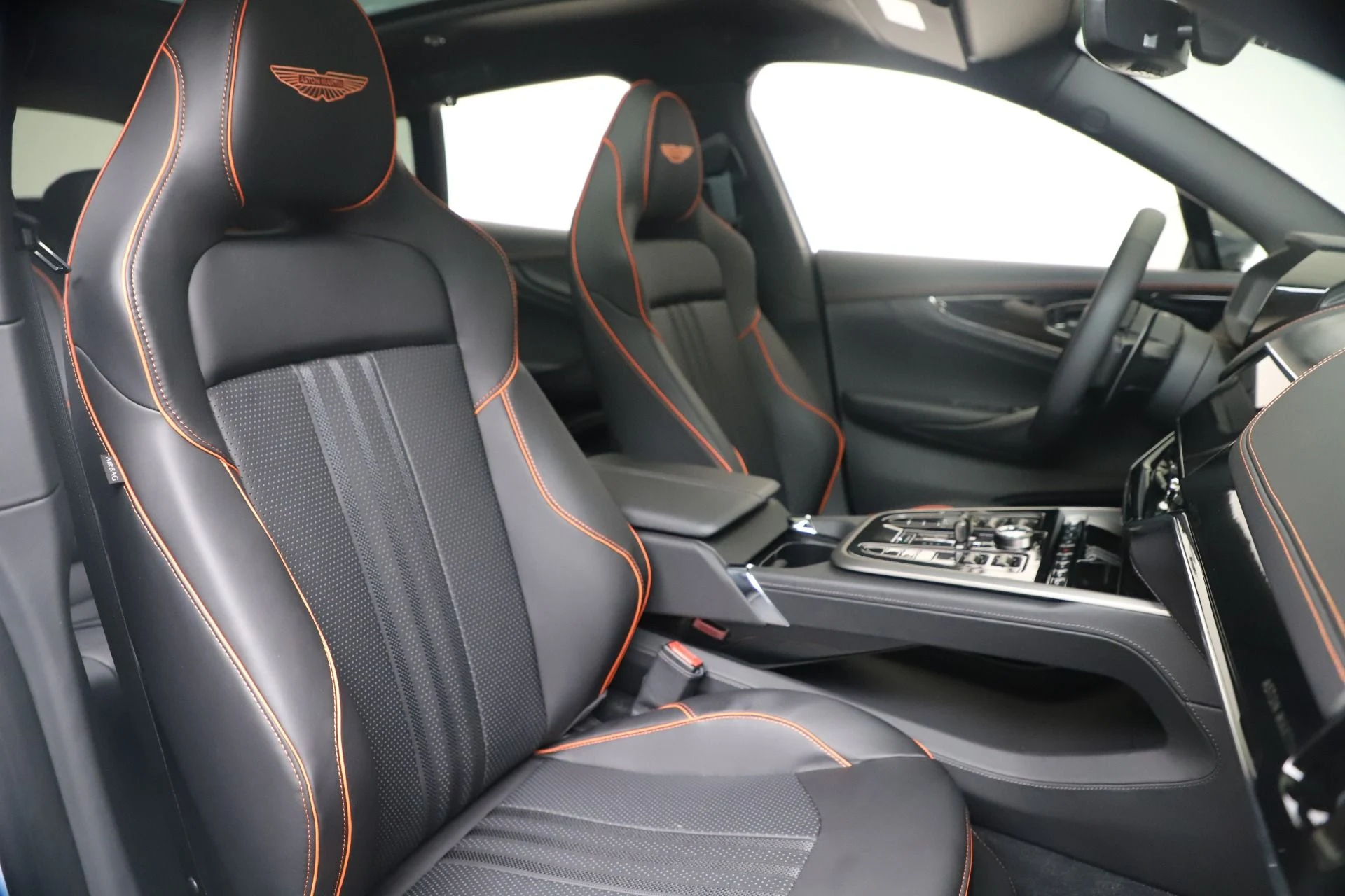 mph022_3307102723_New_2025_Aston_Martin_DBX_707_9721c5ea9f
