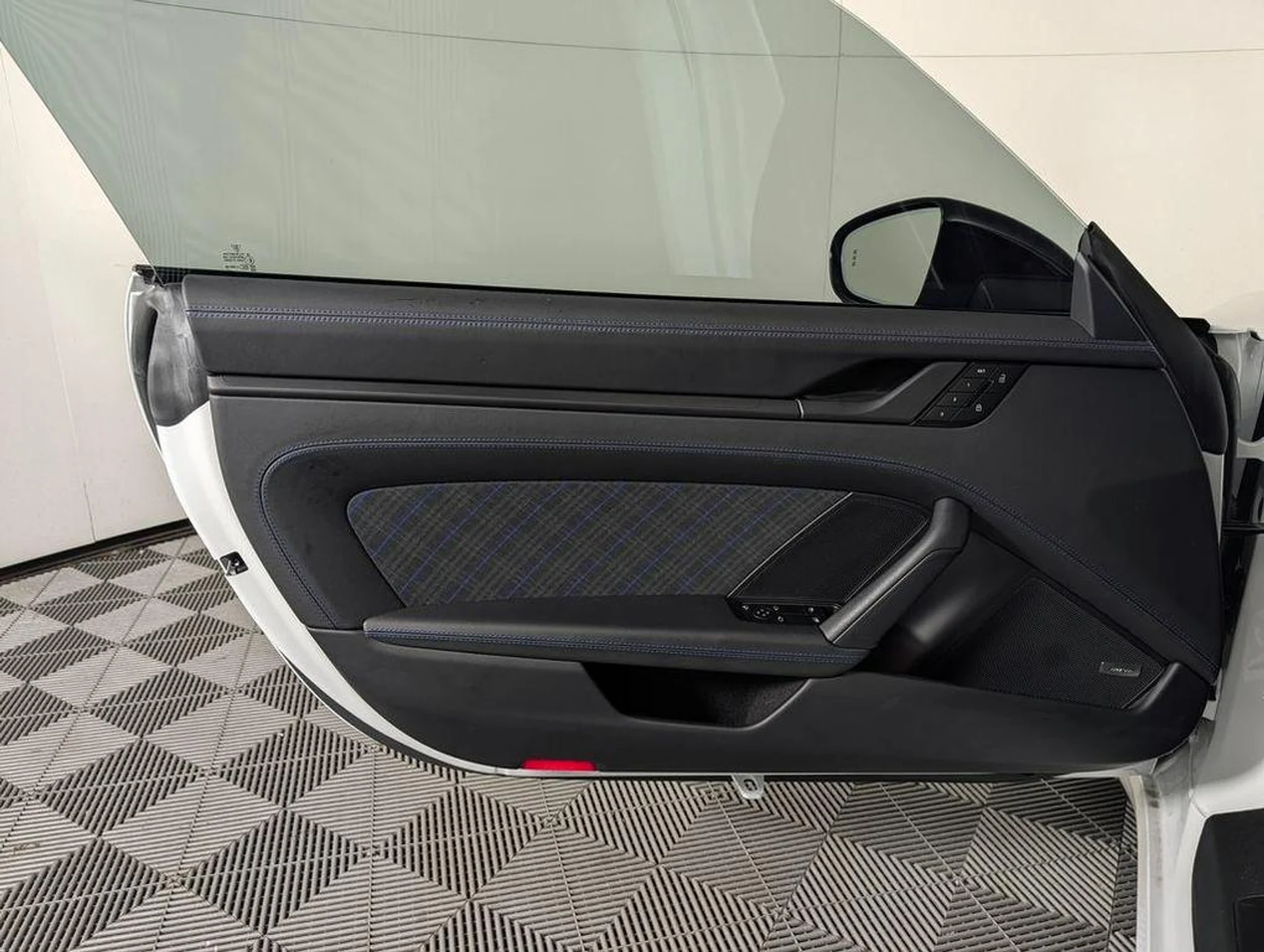 mph022_3308004270_n_M0_Zy_UEX_7_Tz_Ln_LX_Bdp_IBB_Wtdx8_68ae0c7805