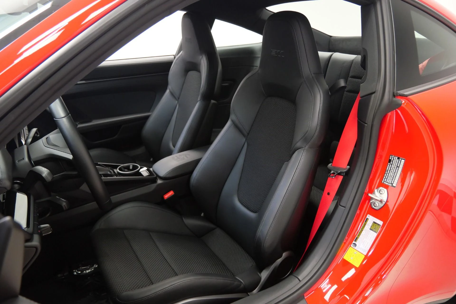 mph022_3309816726_Used_2024_Porsche_911_Carrera_T_7_Speed_Manual_Low_Miles_1781228189_81113b18ee