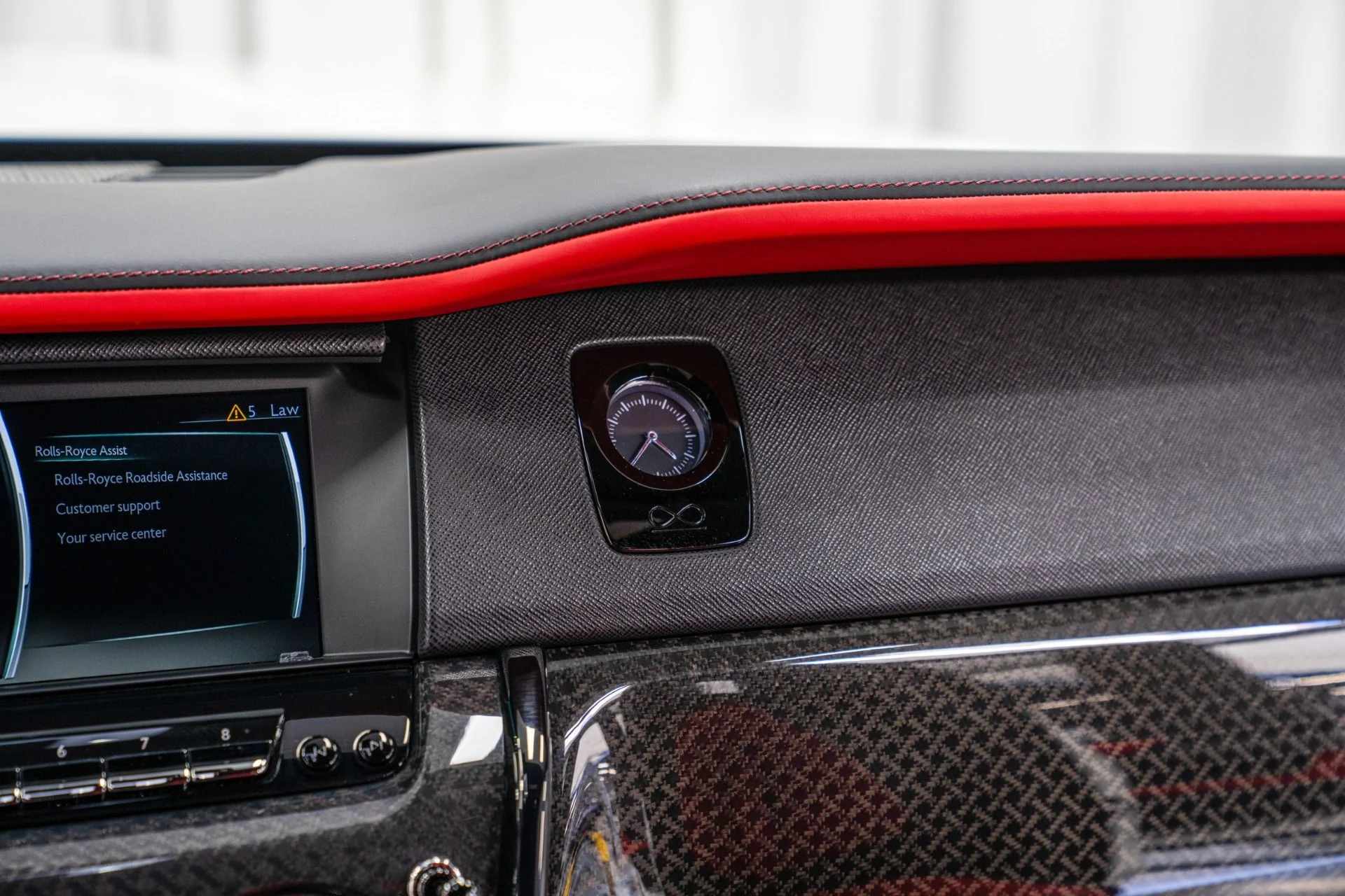 mph022_3314033159_Used_2023_Rolls_Royce_Cullinan_Black_Badge_Two_Tone_Interior_Starlight_Headliner_1762810213_81f0a35188