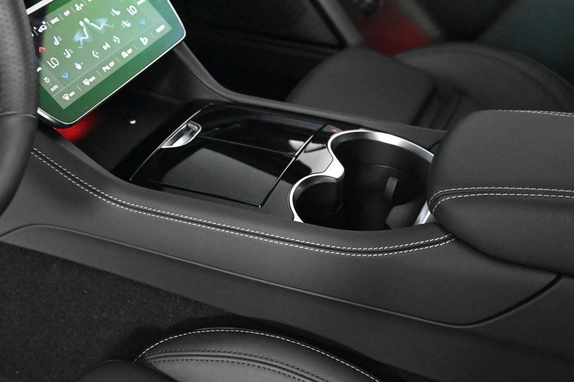 mph022_3315314061_new_2025_maserati_grecale_modenaawd_11350_22975685_22_1024_f21412c233