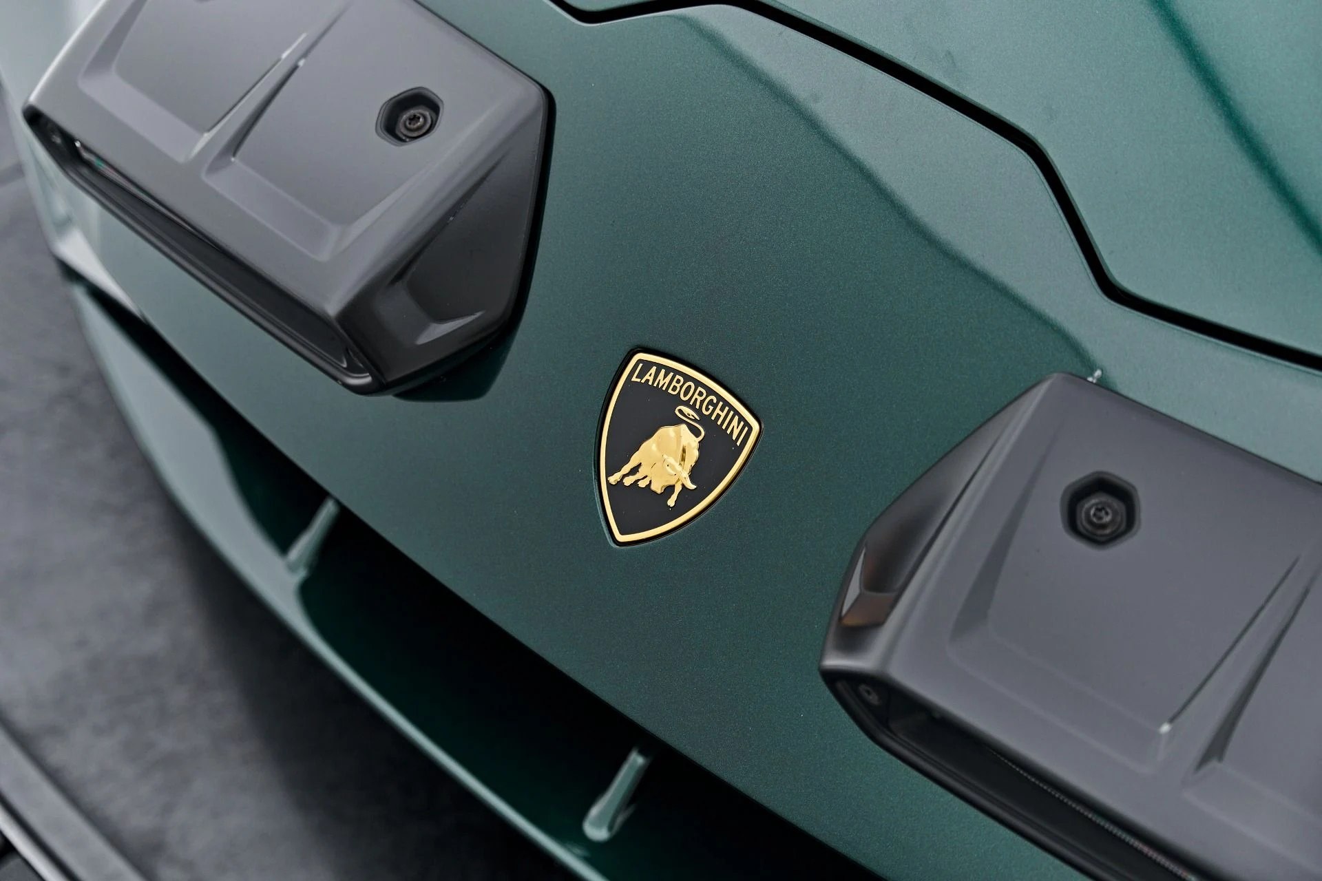 mph022_3315738370_Used_2024_Lamborghini_Huracan_Sterrato_Base_1790364976_6ad4da5ae2