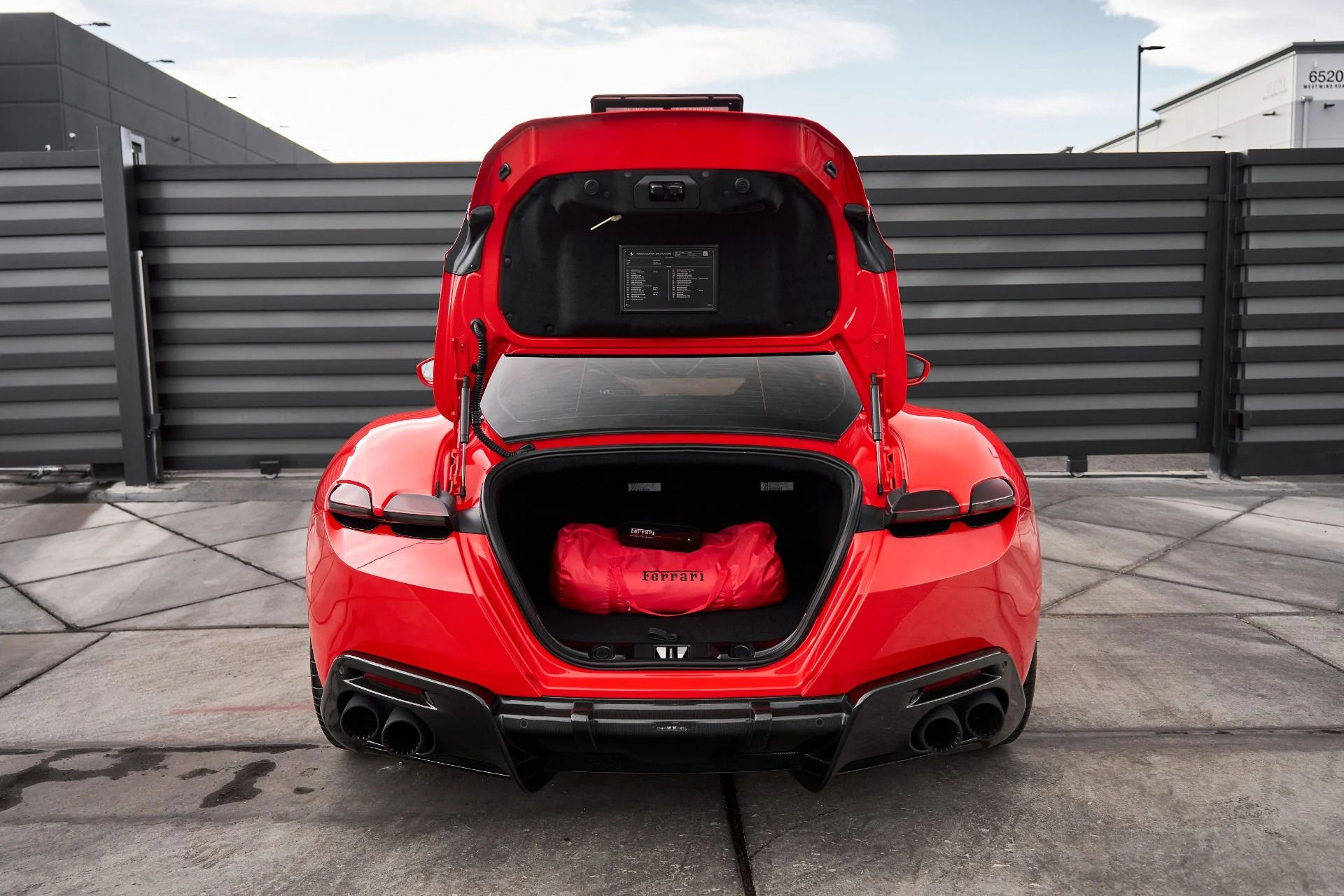 mph022_3316801730_Used_2023_Ferrari_Roma_Base_1761599020_57e7a3e291