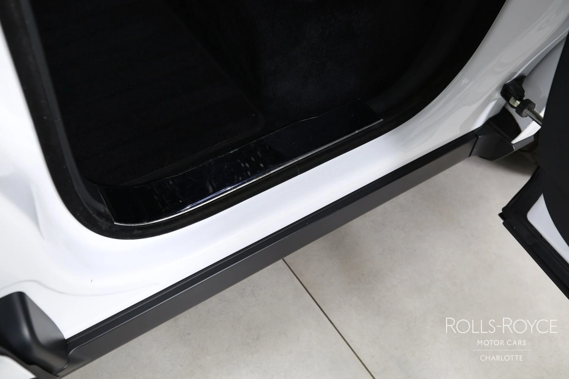 mph022_332641630_Used_2020_Rolls_Royce_Cullinan_1750950377_f1c5f56f75