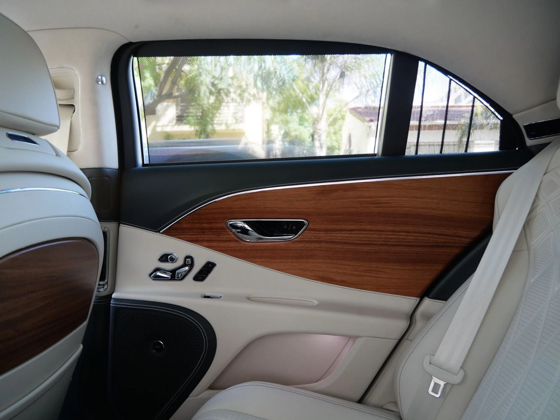 mph022_3330857220_0db39d87b9deed6790c3b58bf6b9e1fax_666bb1efe6