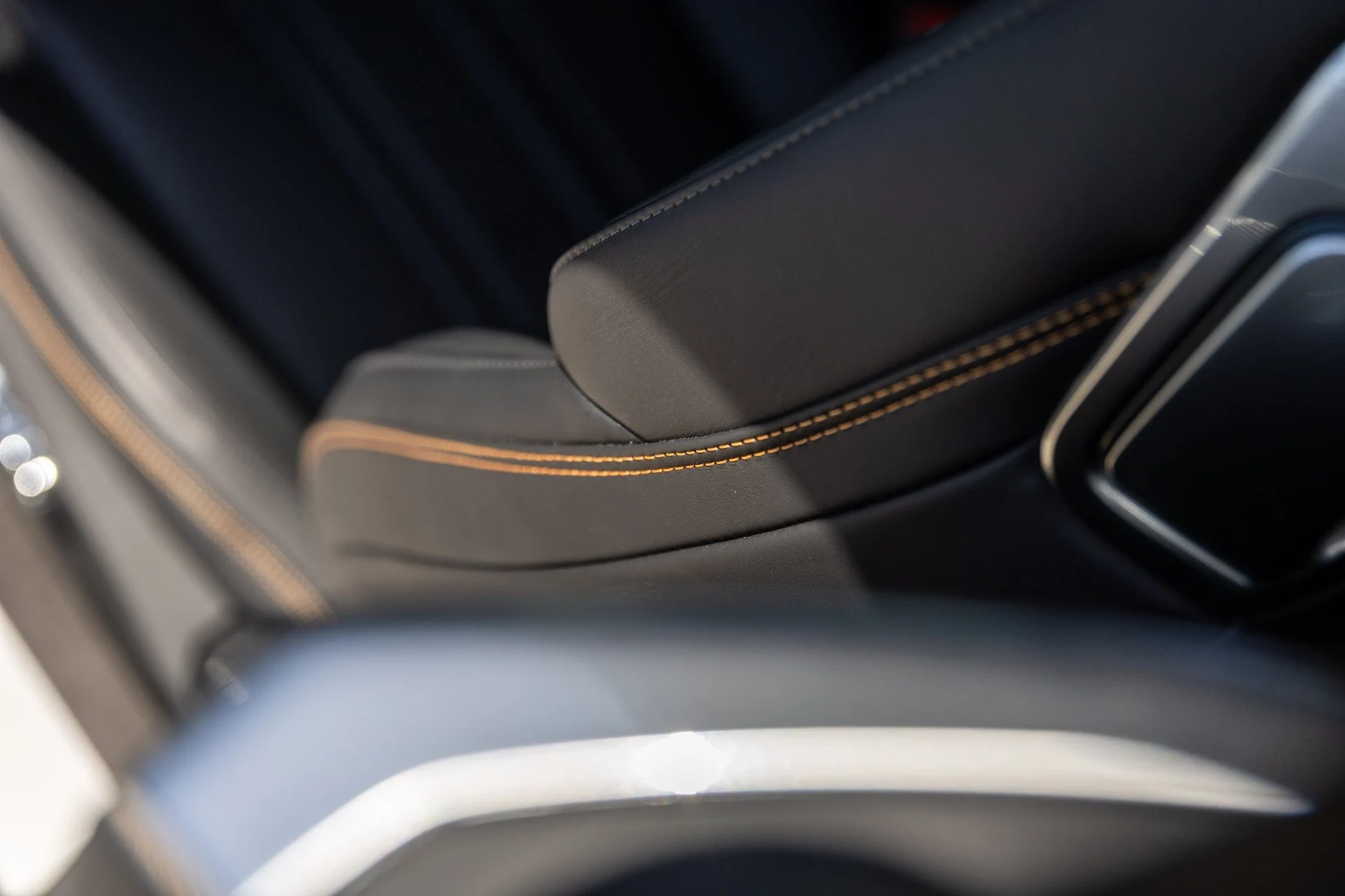 mph022_3332196417_Hi_Tech_Luxury_Imports_LLC_SCBCP_2_ZG_0_SC_023285_image_22_e14b098b71
