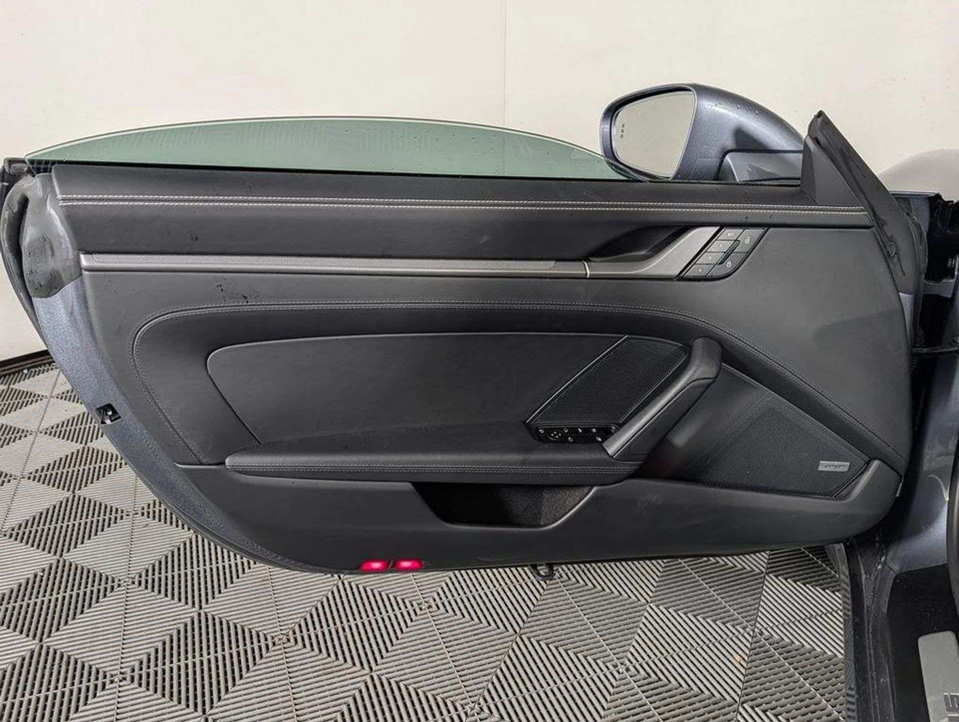 mph022_3334243526_In_P_Mm9_Q_En_XY_50bl_Ju_T_Kh_Lf9_C_Y_6530d270a2