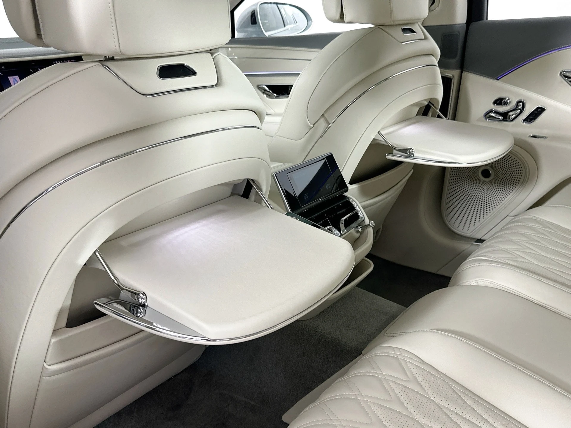 mph022_3342917946_23_9111914025