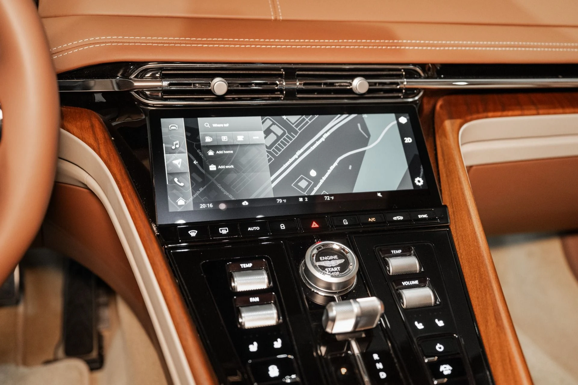 mph022_3345381685_Used_2025_Aston_Martin_DB_12_V8_1762356826_3bf0656c63