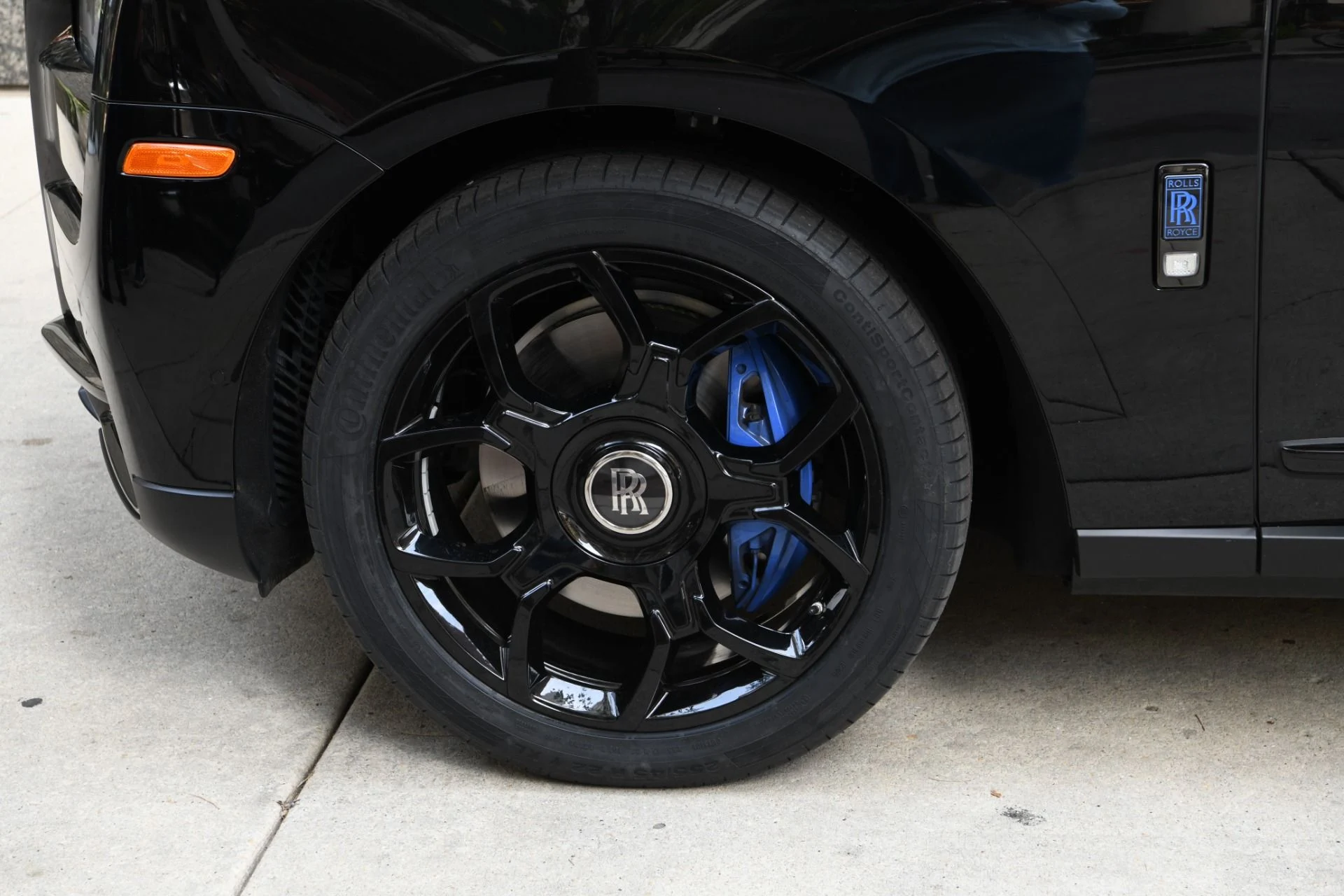 mph022_3346047071_11928_p24_l_5252ac934d