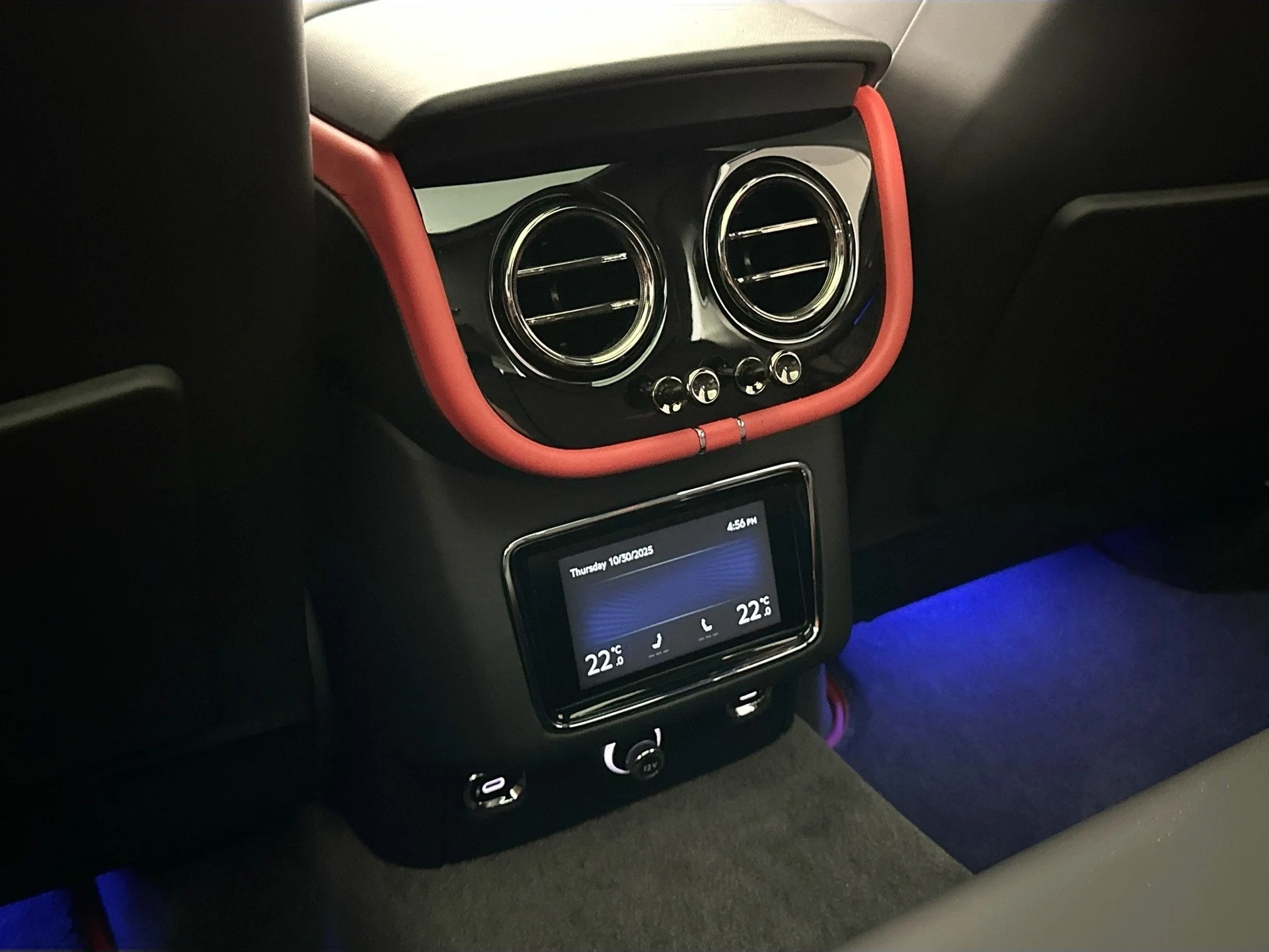 mph022_3346463139_23_35626935da