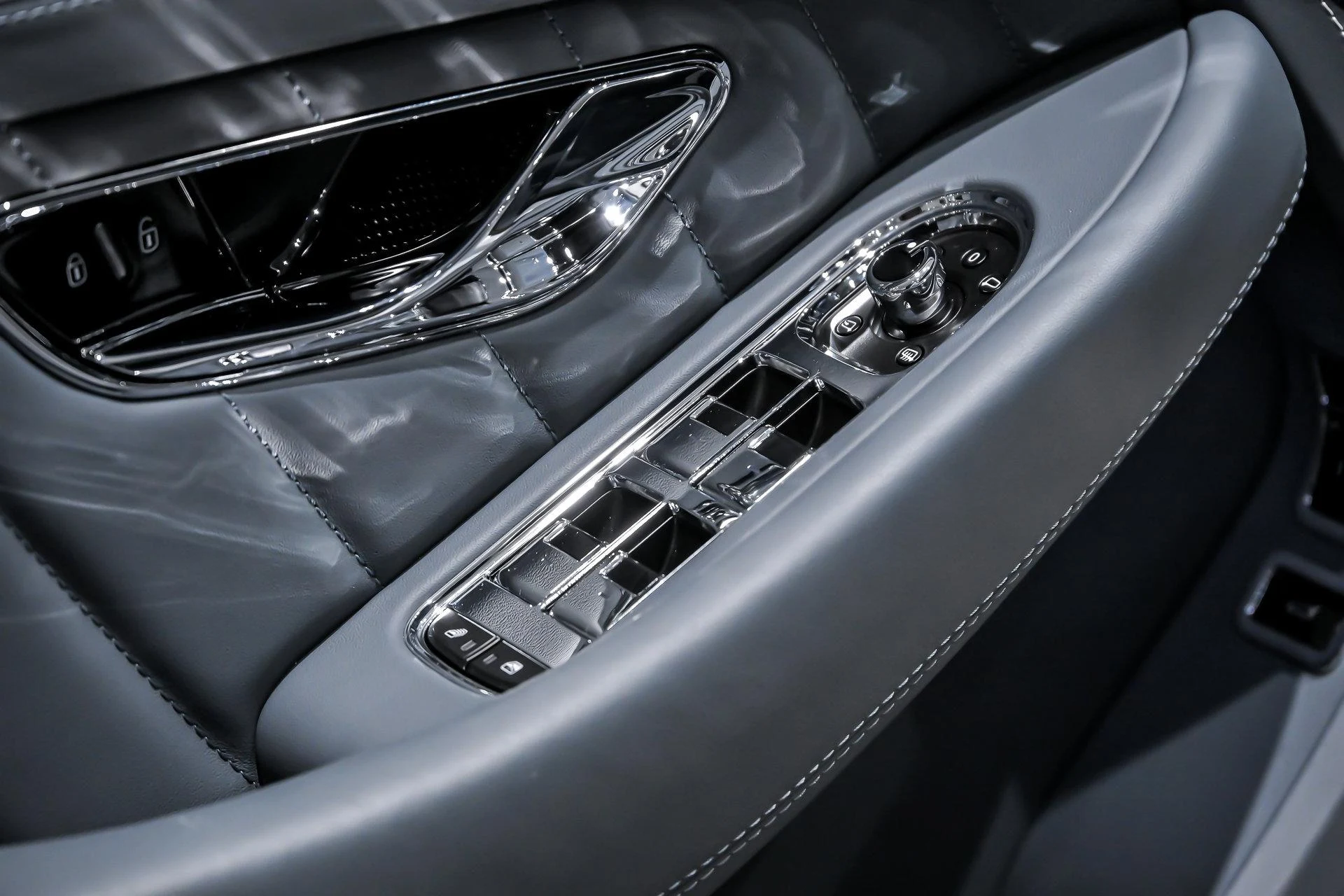 mph022_3349243435_Used_2024_Bentley_Continental_GT_V8_Coupe_1766137565_c2db5e1525