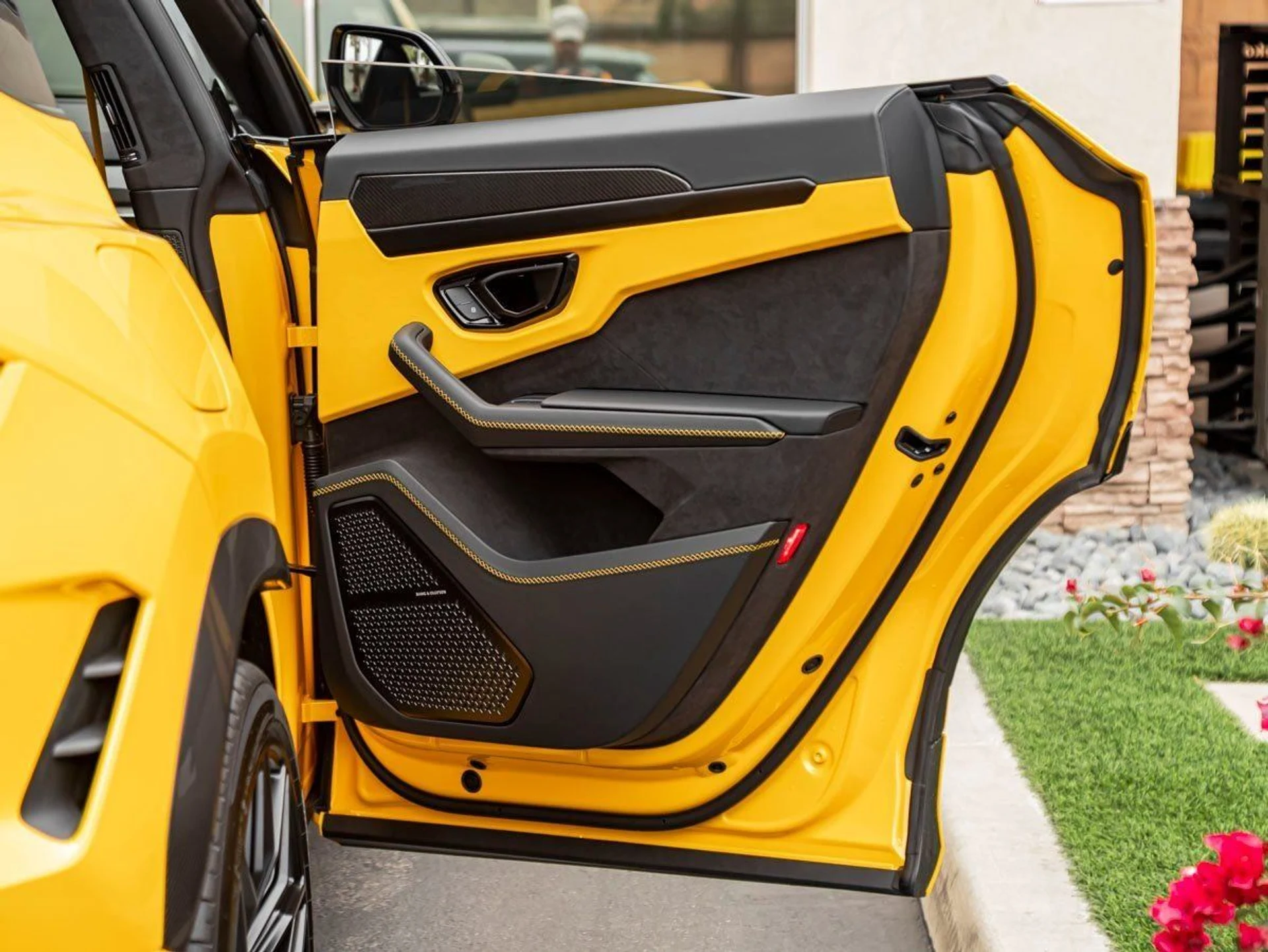 mph022_334943548_23_cc87dc7fff