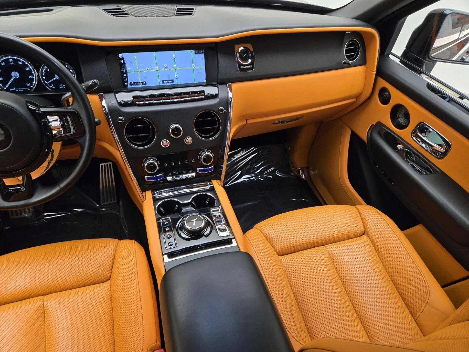 mph022_335030592_Used_2022_Rolls_Royce_Cullinan_1761806130_86ccbbd764