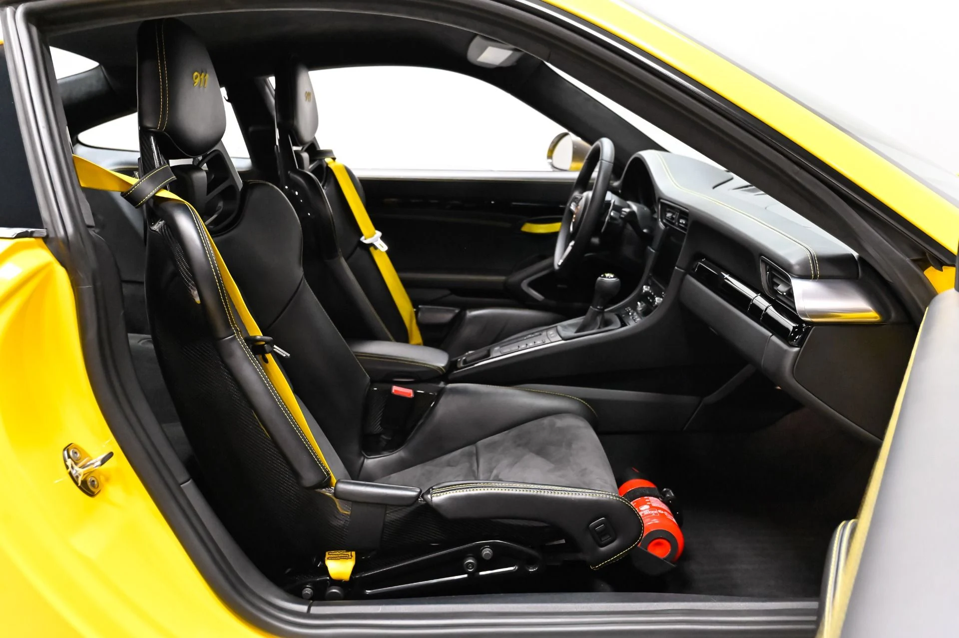 mph022_3351771796_Used_2018_Porsche_911_Carrera_T_1790277617_e0397c373e