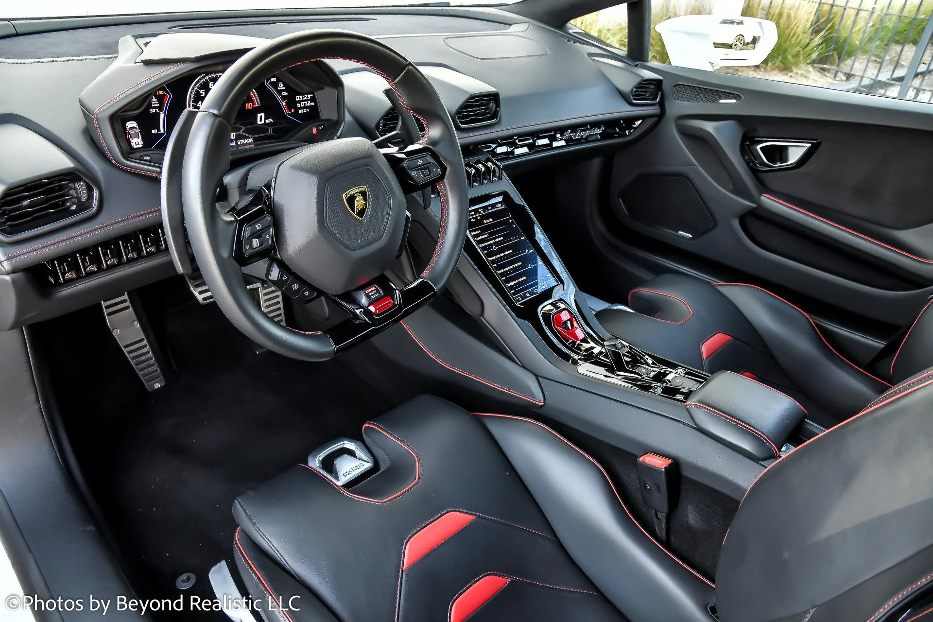 mph022_3354558290_Used_2022_Lamborghini_Huracan_EVO_1763629519_cdcc3975a0