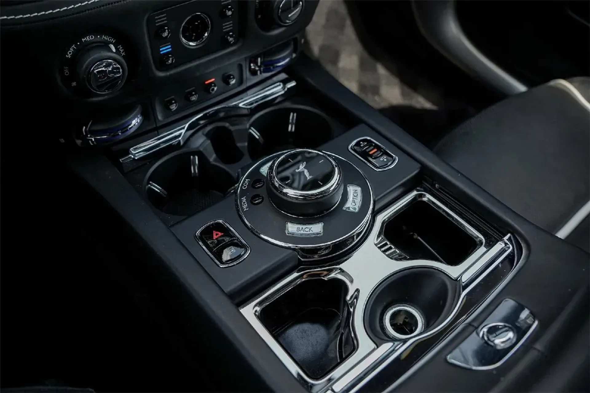 mph022_3355662110_e417803e99d3434182da358e18fe07a5_01815b1e32