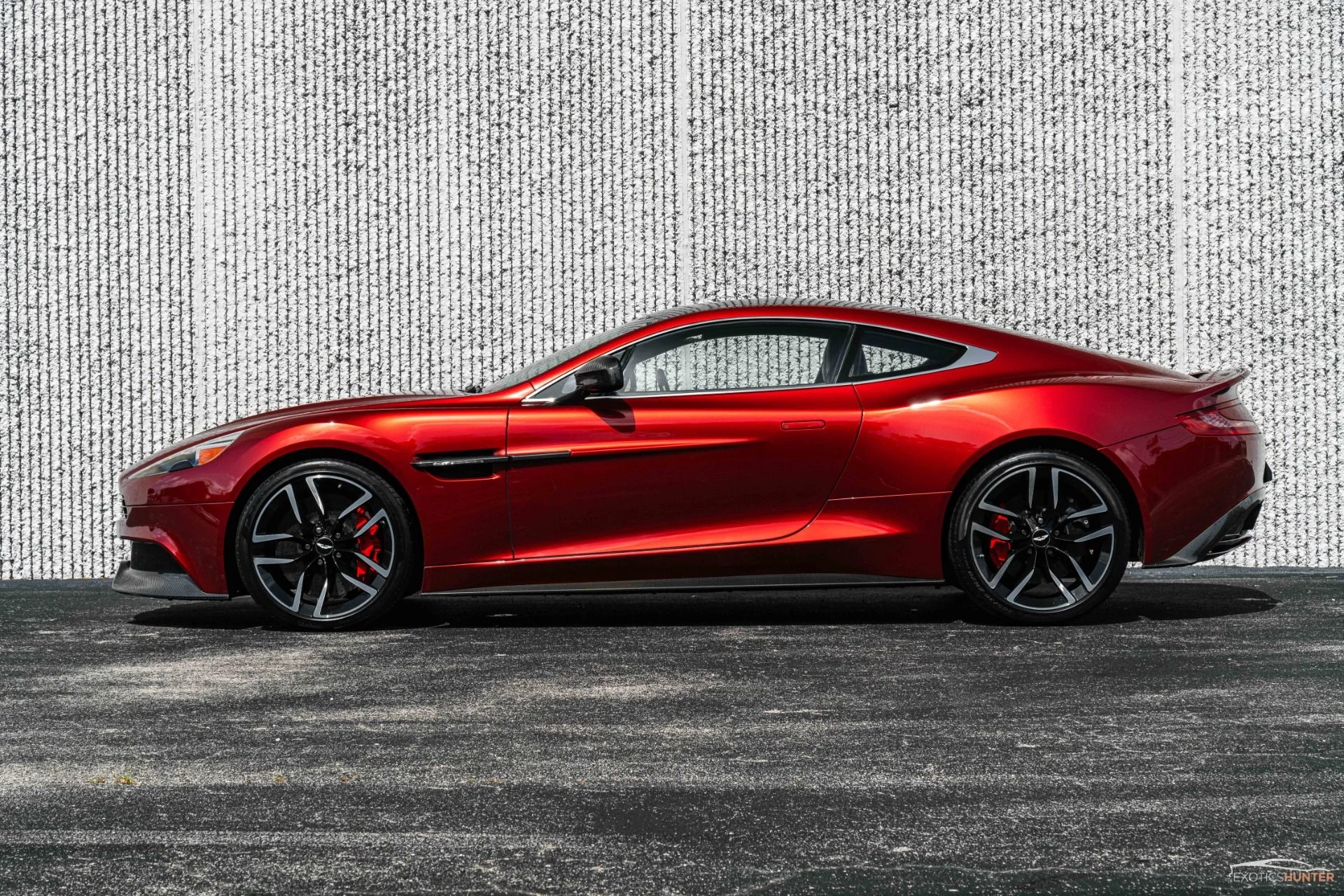 mph022_3359021258_Used_2015_Aston_Martin_Vanquish_Remarkable_325_K_MSRP_Special_AML_Color_Diavolo_Red_Carbon_Everything_1771284972_4b478b2e06