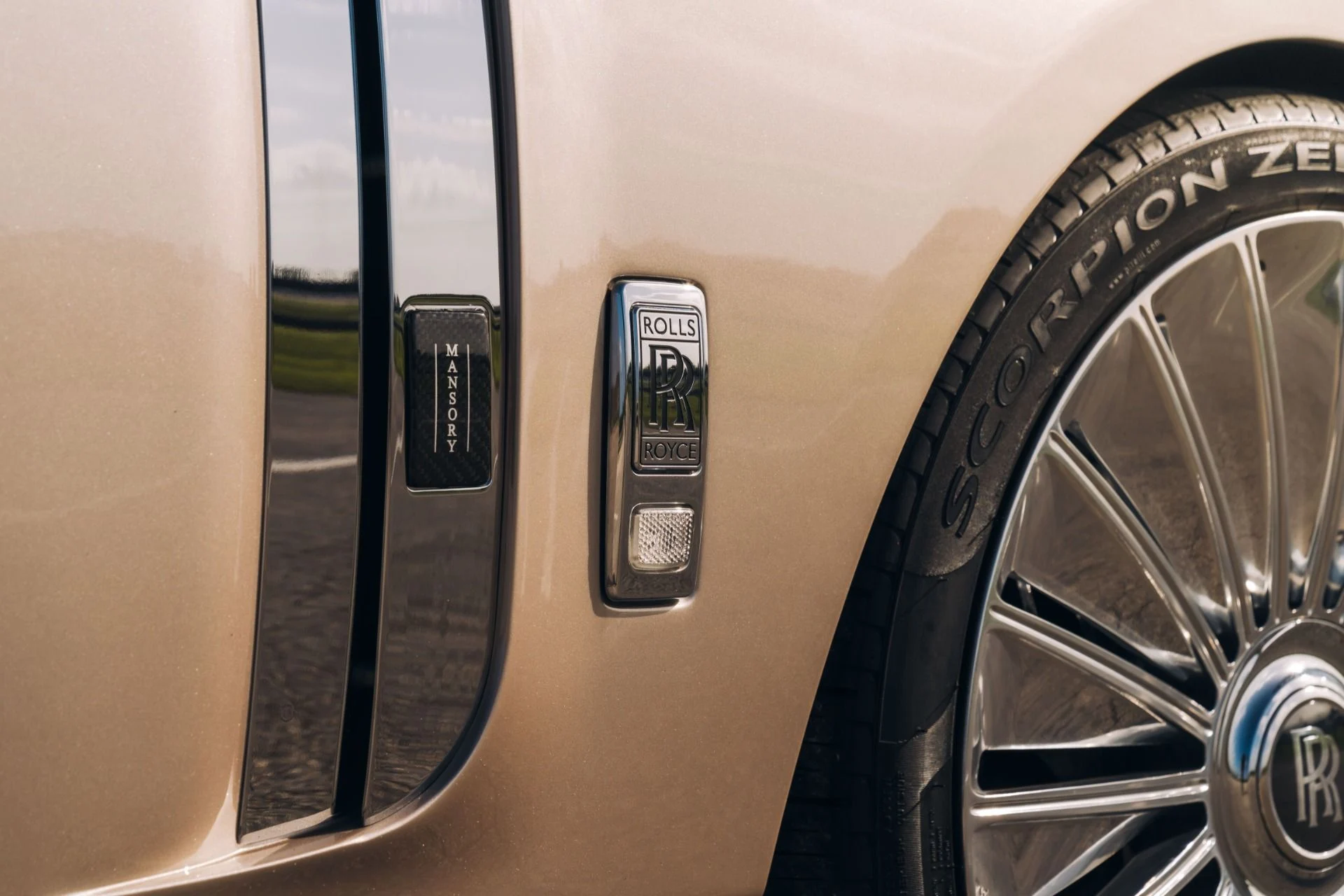 mph022_336093519_Used_2019_Rolls_Royce_Phantom_FULL_MANSORY_BUILD_525600_MSRP_White_Sands_Paint_w_Starlight_Warranty_1753731338_b23dcaad7c