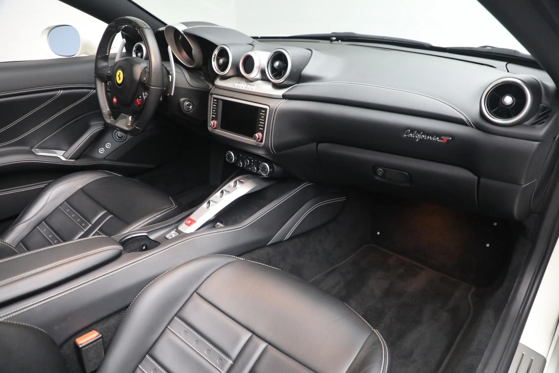 mph022_3363267147_Used_2017_Ferrari_California_T_17c5f7d5f7